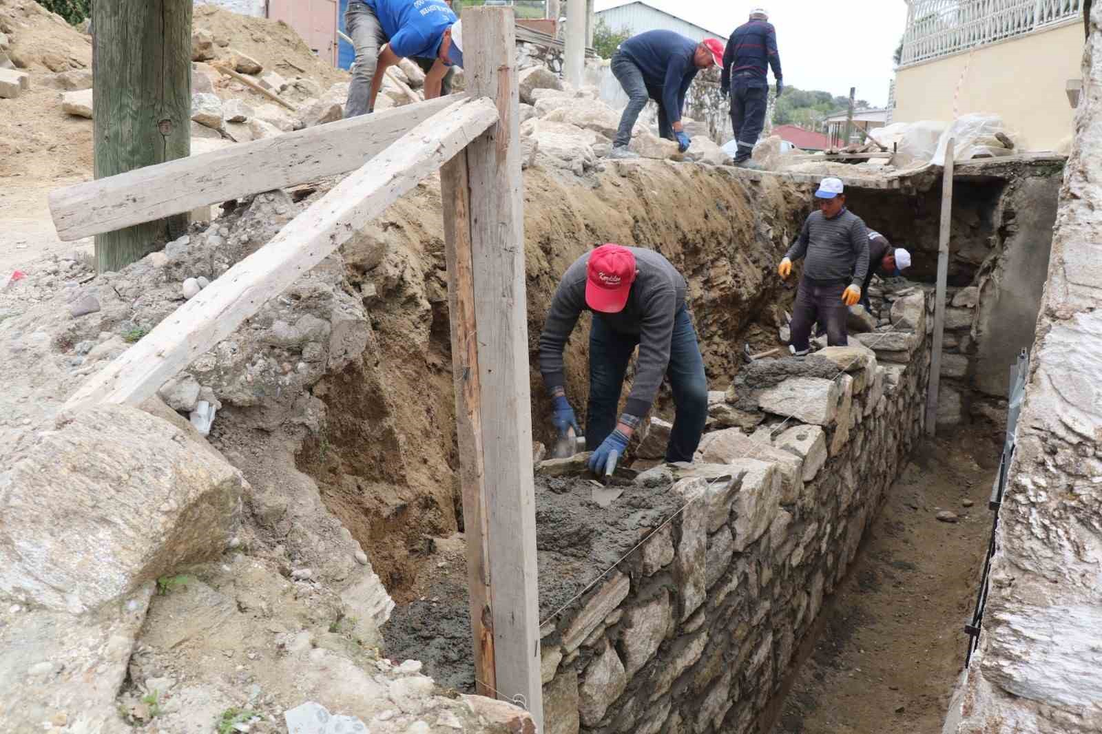 Bozdoğan Belediyesi Alamut Mahallesi’nde taş duvar çalışmasını tamamladı
