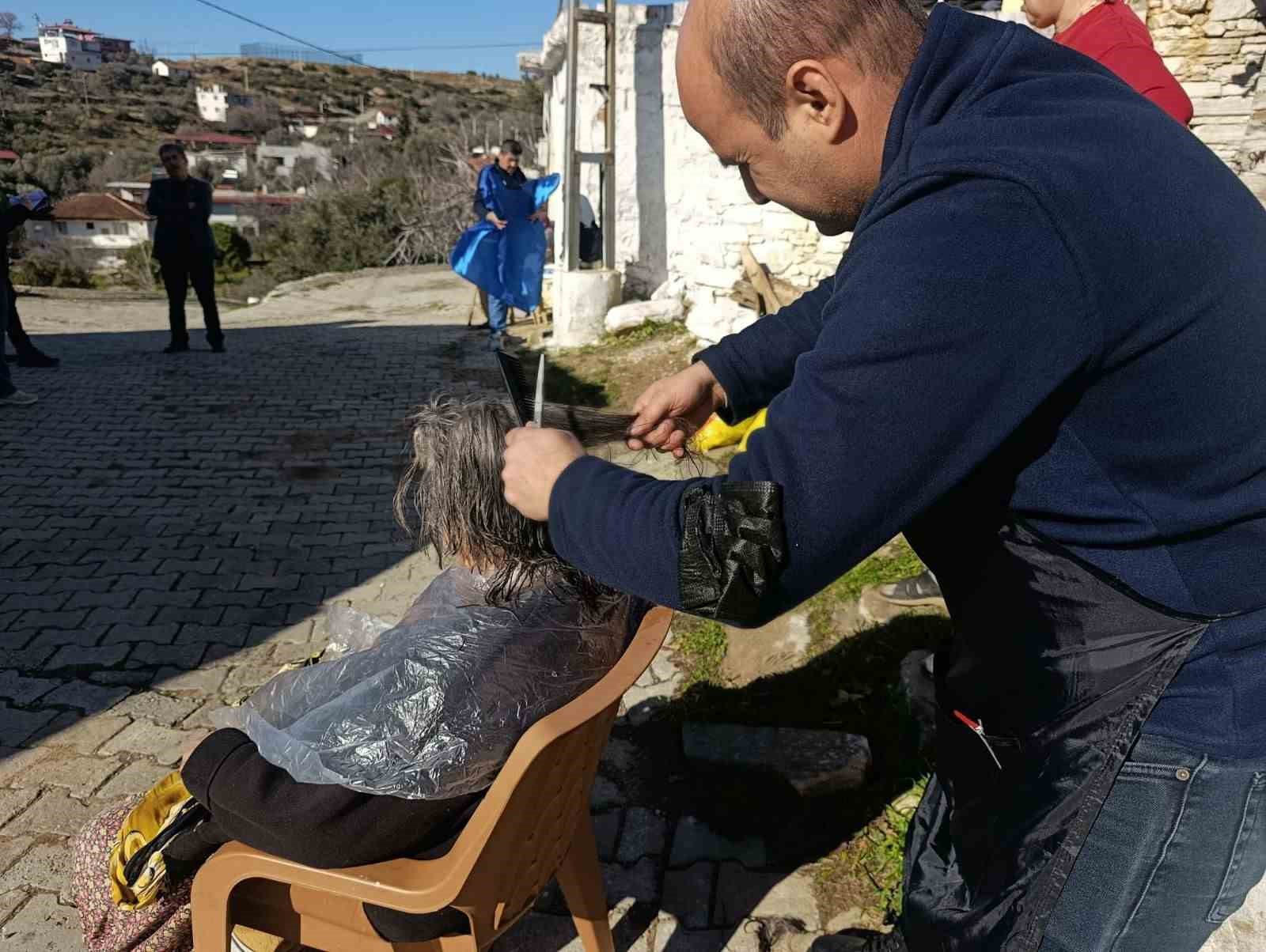 Bozdoğan Belediyesi, bakıma muhtaç vatandaşları yalnız bırakmıyor
Bozdoğan Belediyesi, bakıma muhtaç vatandaşları yalnız bırakmıyor