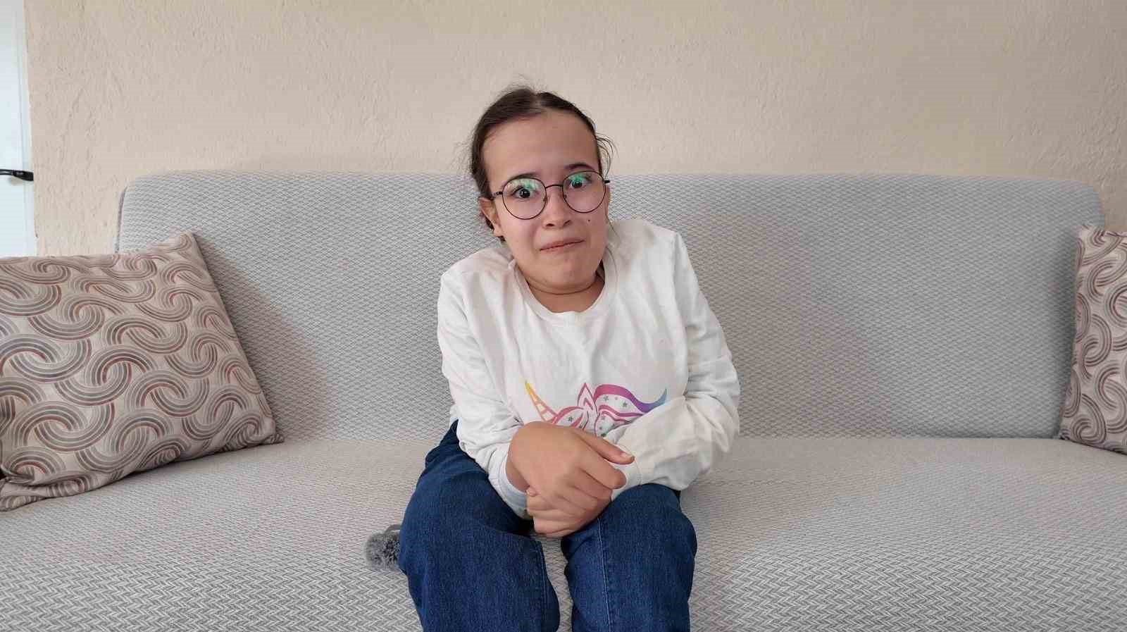 Bozdoğan Belediyesi, genç kızın yol isteğini yerine getirdi
Bozdoğan Belediyesi, genç kızın yol isteğini yerine getirdi