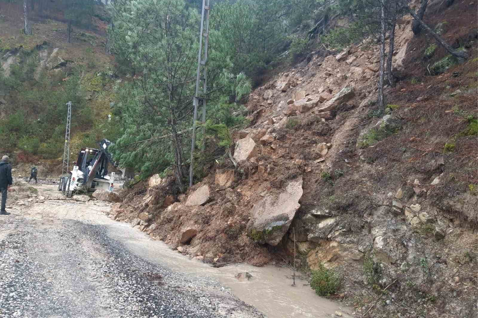 Bozdoğan Belediyesi, yağış sonrasında sahada
