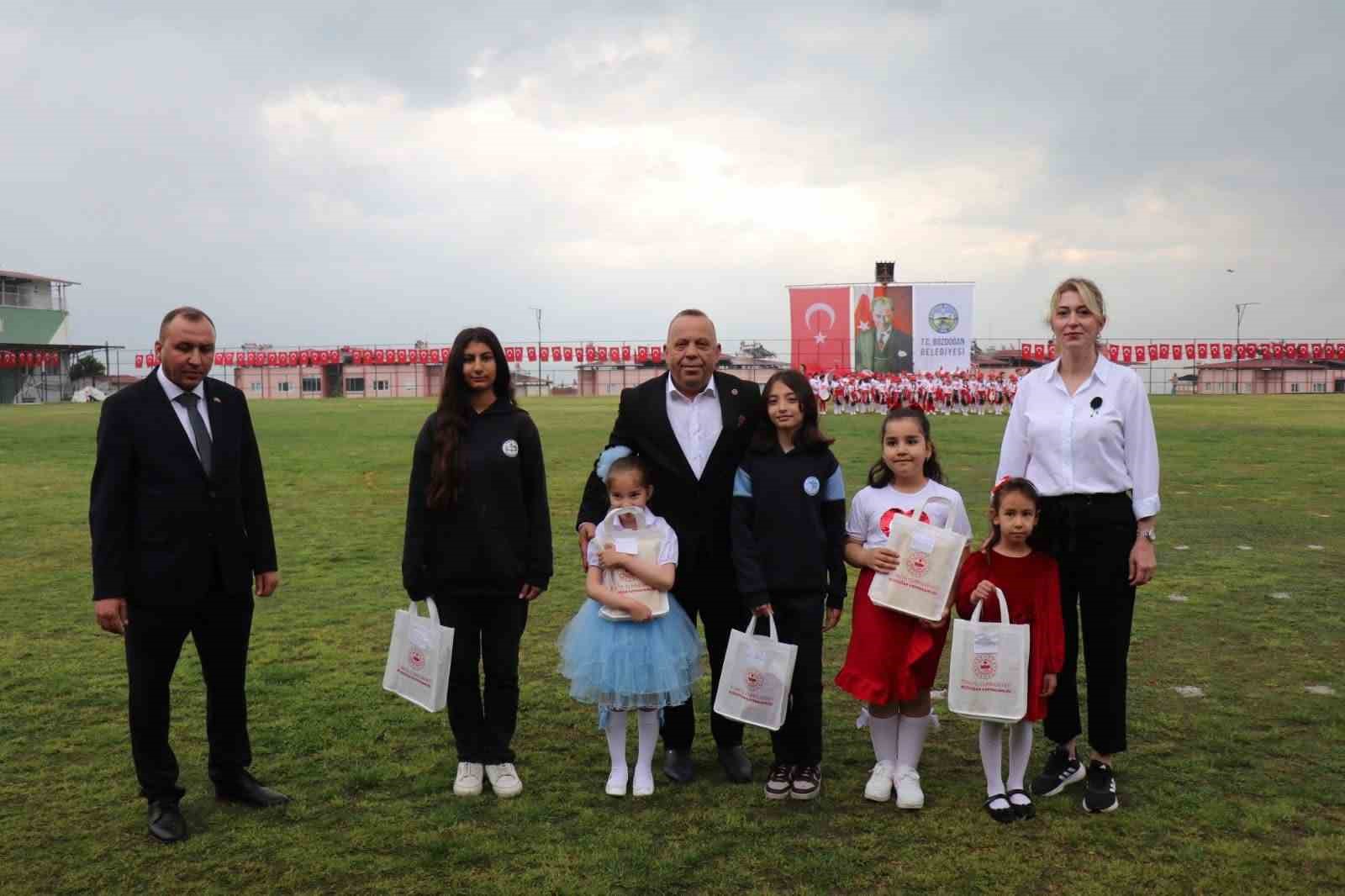 Bozdoğan’da 23 Nisan yağmura rağmen coşkuyla kutlandı

