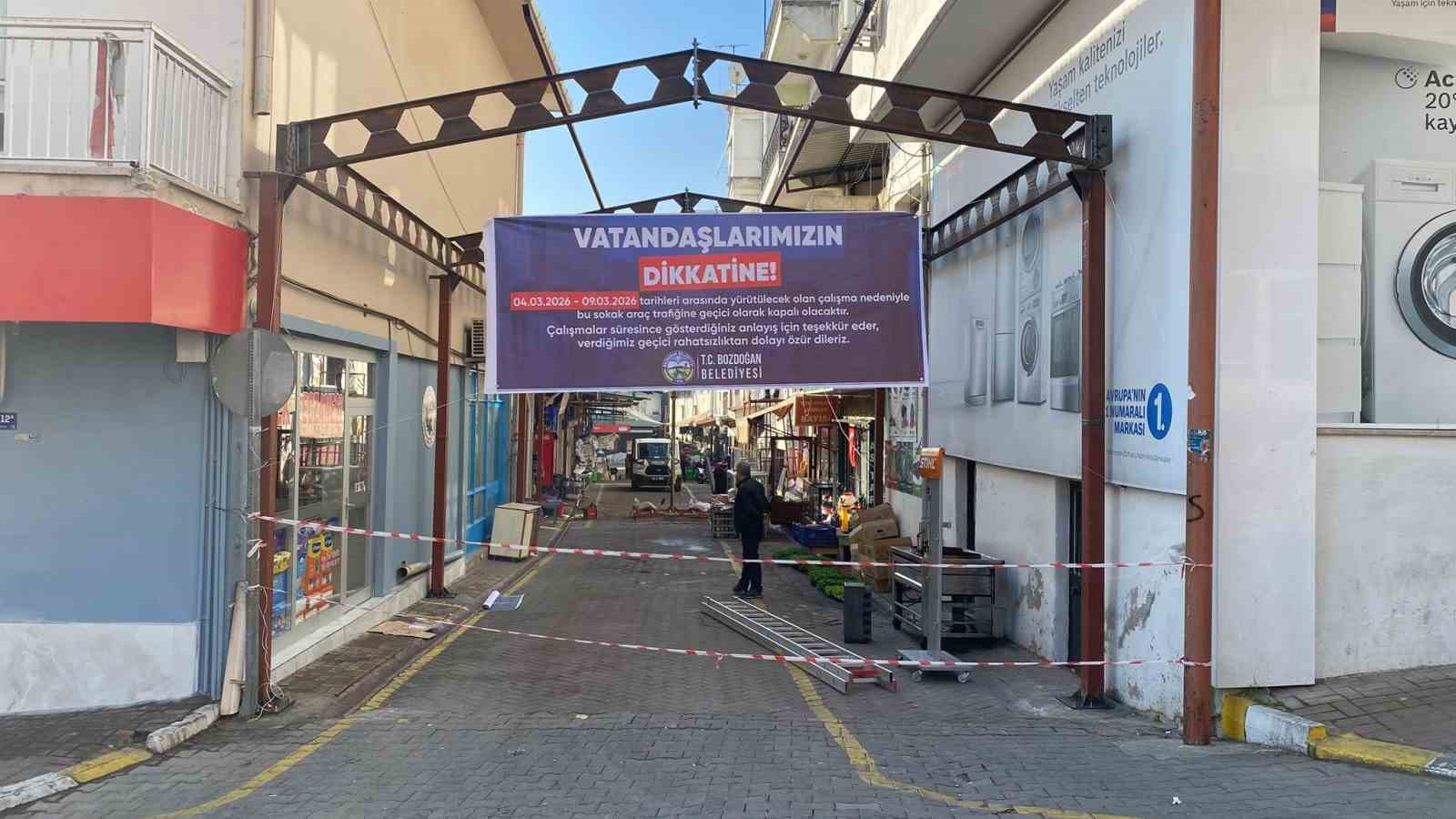 Bozdoğan’da Simit Pazarı Sokağı geçici olarak araç trafiğine kapatıldı
