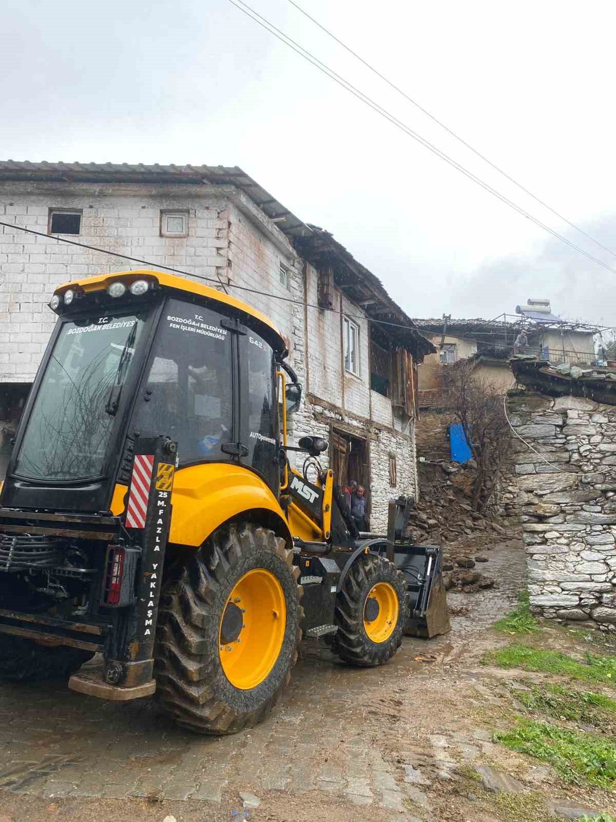 Bozdoğan’da yağış sonrası ekipler sahada
