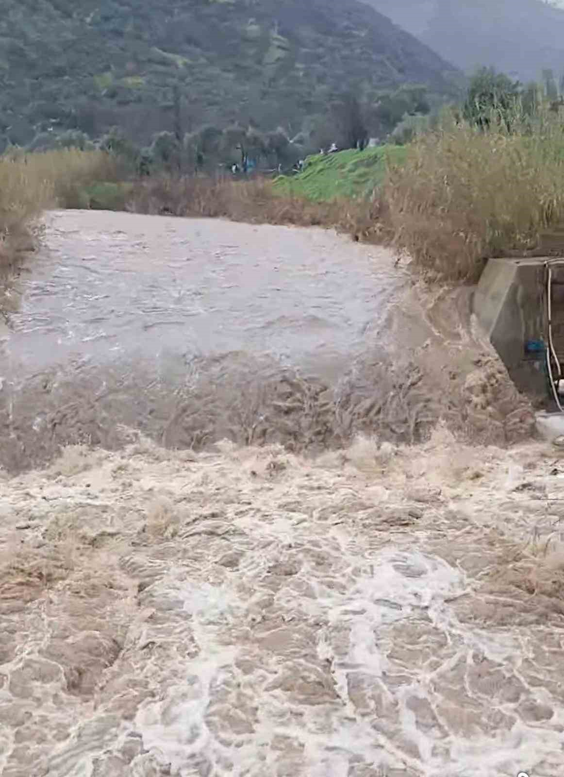 Bozdoğan’da yağışlar derelerin debisini artırdı
