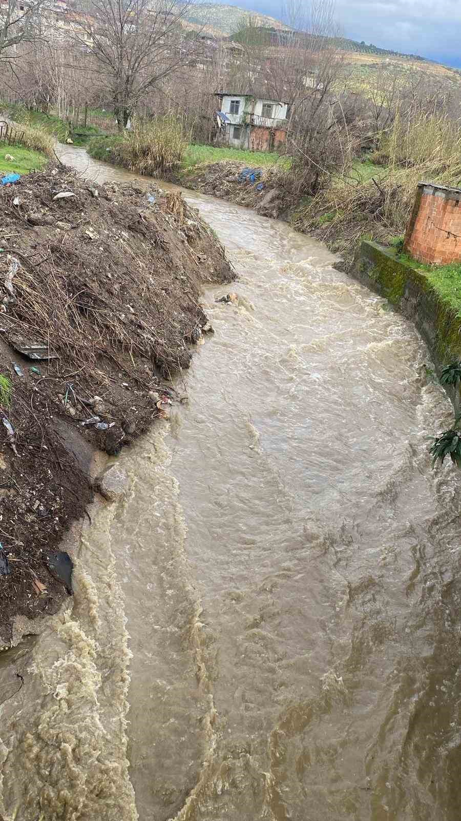 Bozdoğan’da yağışlar derelerin debisini artırdı
