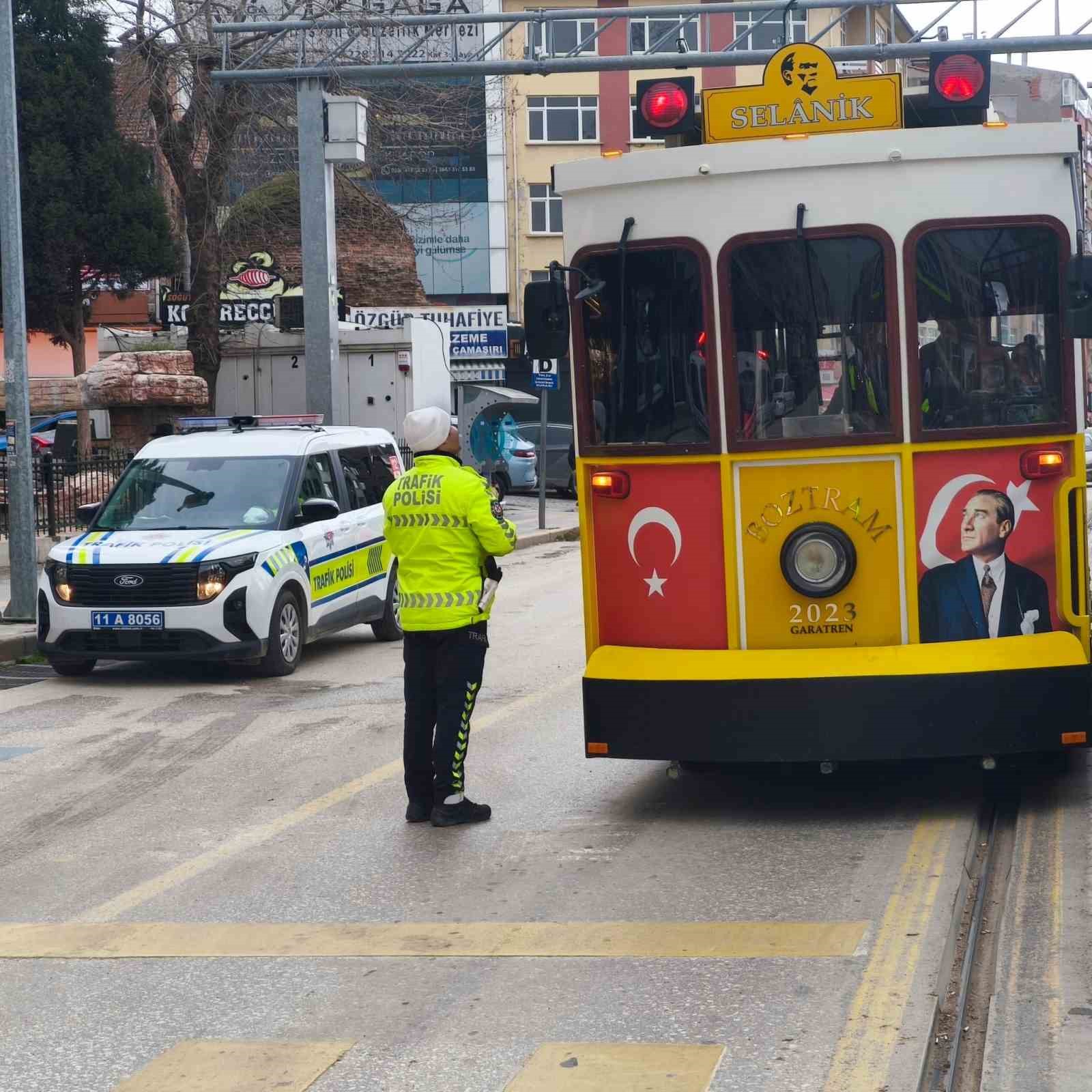 Bozüyük’te yaya geçidi uygulaması
