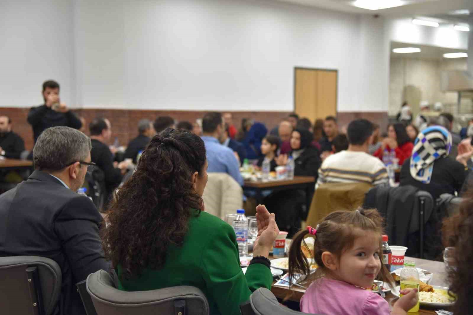 BŞEÜ personeli iftar yemeğinde bir araya geldi
