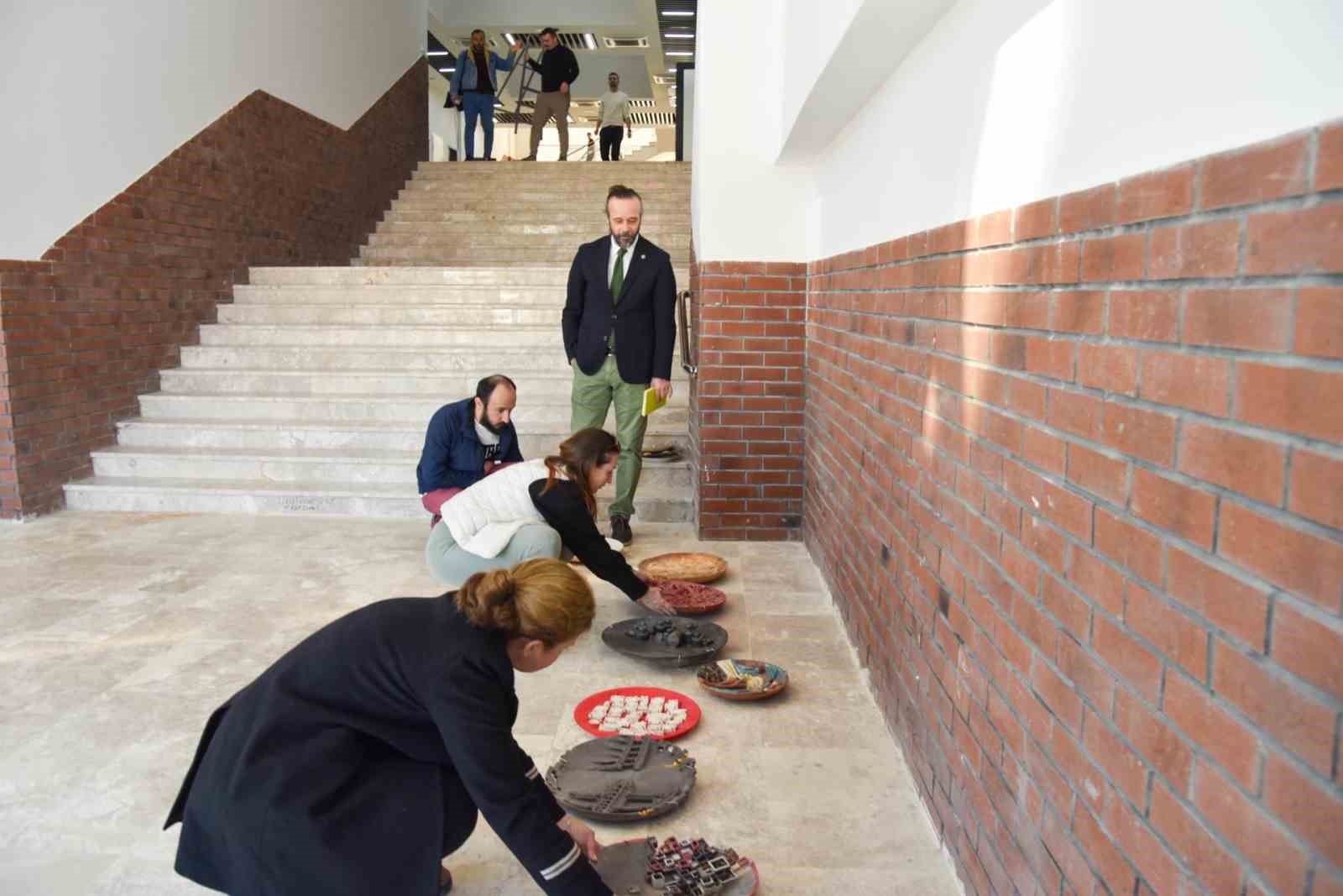 BŞEÜ yemekhanesine sanatsal dokunuş
BŞEÜ yemekhanesine sanatsal dokunuş