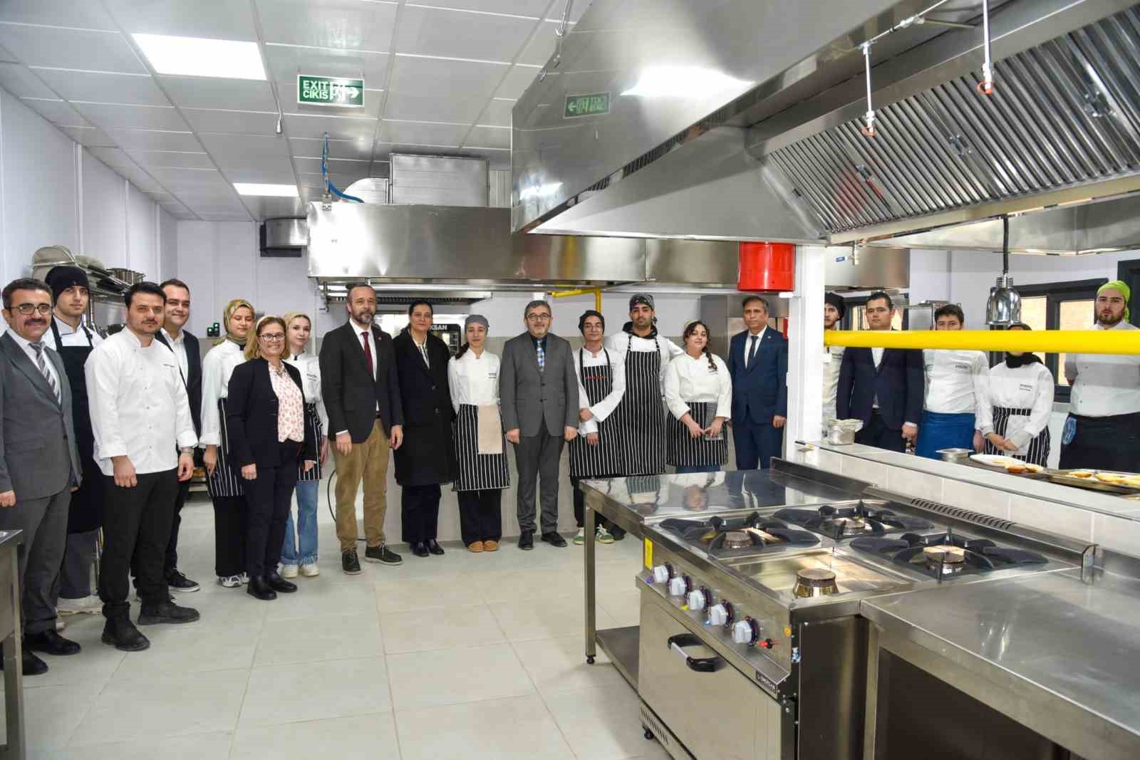 BŞEÜ’de ‘Aşçılık Programına’ yeni uygulama alanı
