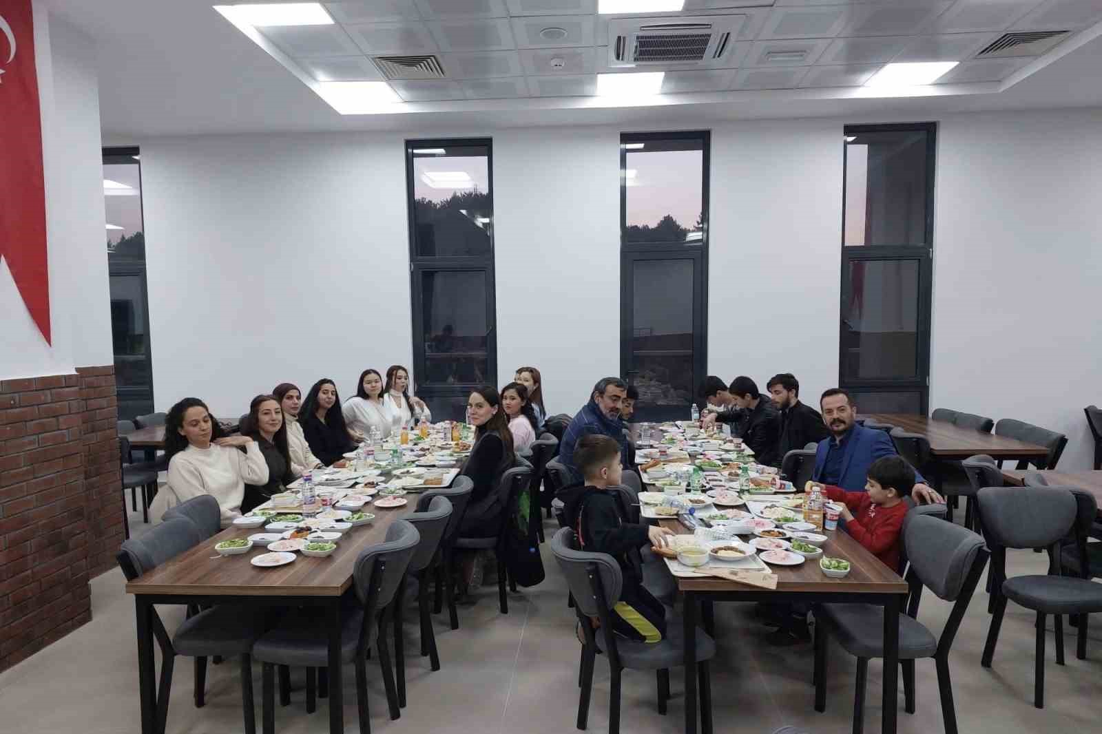 BŞEÜ’de uluslararası öğrencilerle Ramazan iftarı düzenlendi
