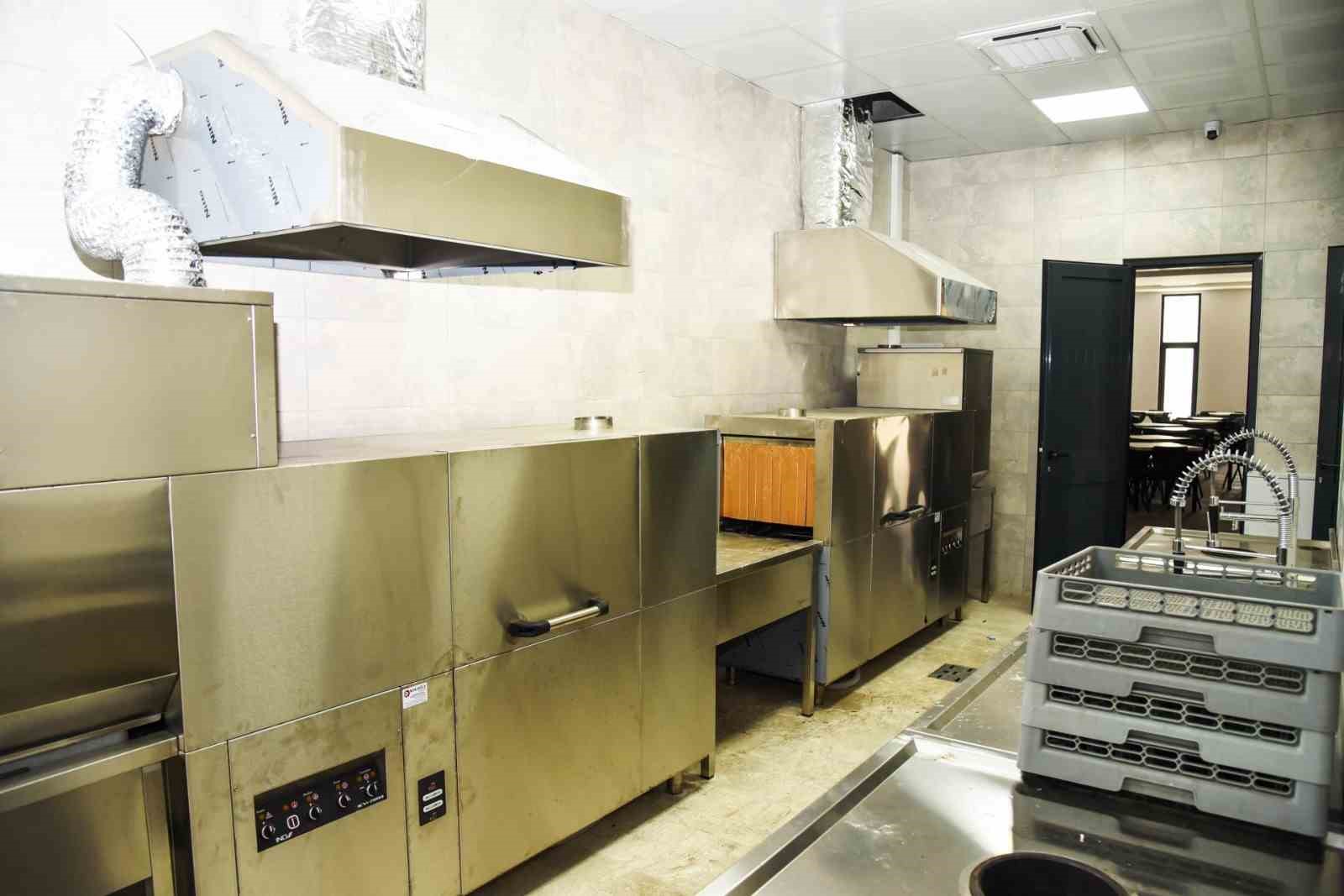 BŞEÜ’de yeni merkezi yemekhane hizmete açılmaya hazırlanıyor
BŞEÜ’de yeni merkezi yemekhane hizmete açılmaya hazırlanıyor