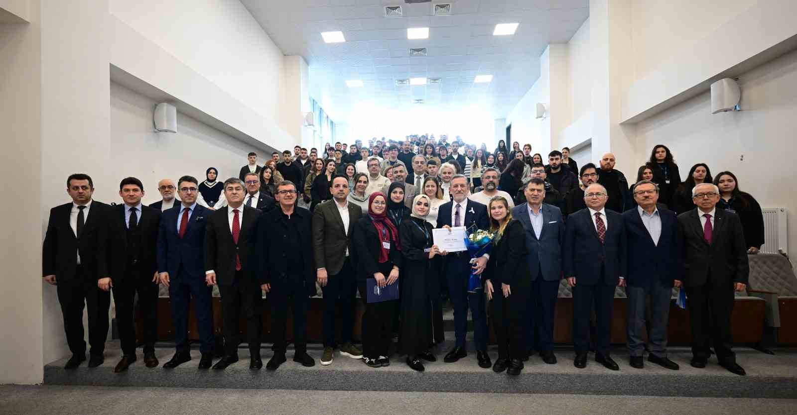 BTSO Başkanı İbrahim Burkay’dan gençlere dönüşüm mesajı
BTSO Başkanı İbrahim Burkay’dan gençlere dönüşüm mesajı