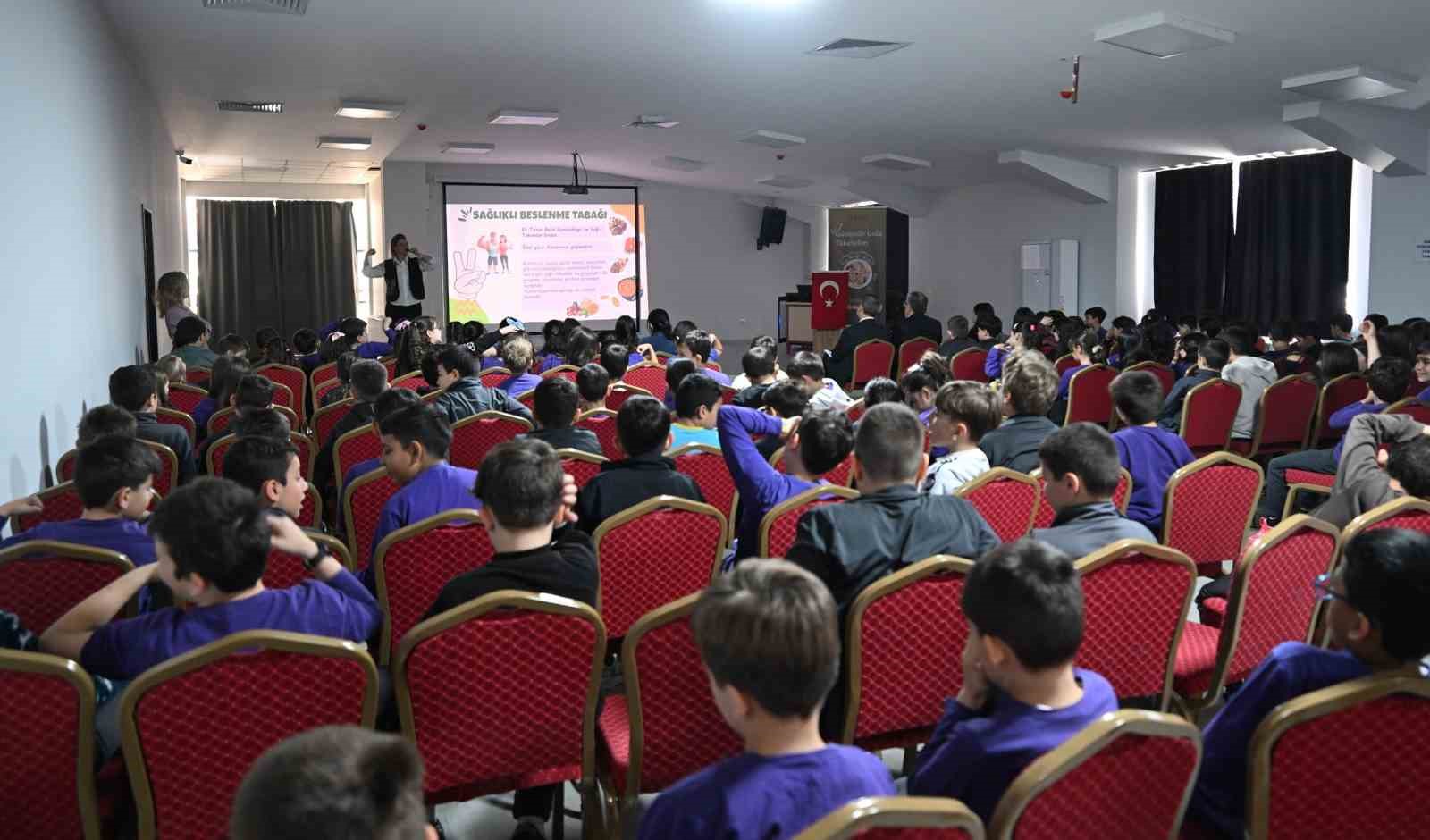 BTSO’dan binlerce öğrenciye güvenilir gıda eğitimi
BTSO’dan binlerce öğrenciye güvenilir gıda eğitimi