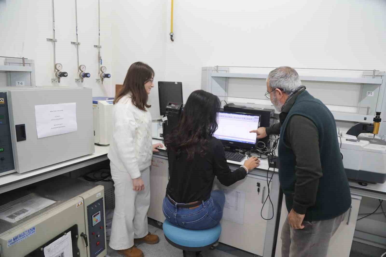 BTÜ uyku bozukluğunu çözecek iplik projesi geliştiriyor
BTÜ uyku bozukluğunu çözecek iplik projesi geliştiriyor