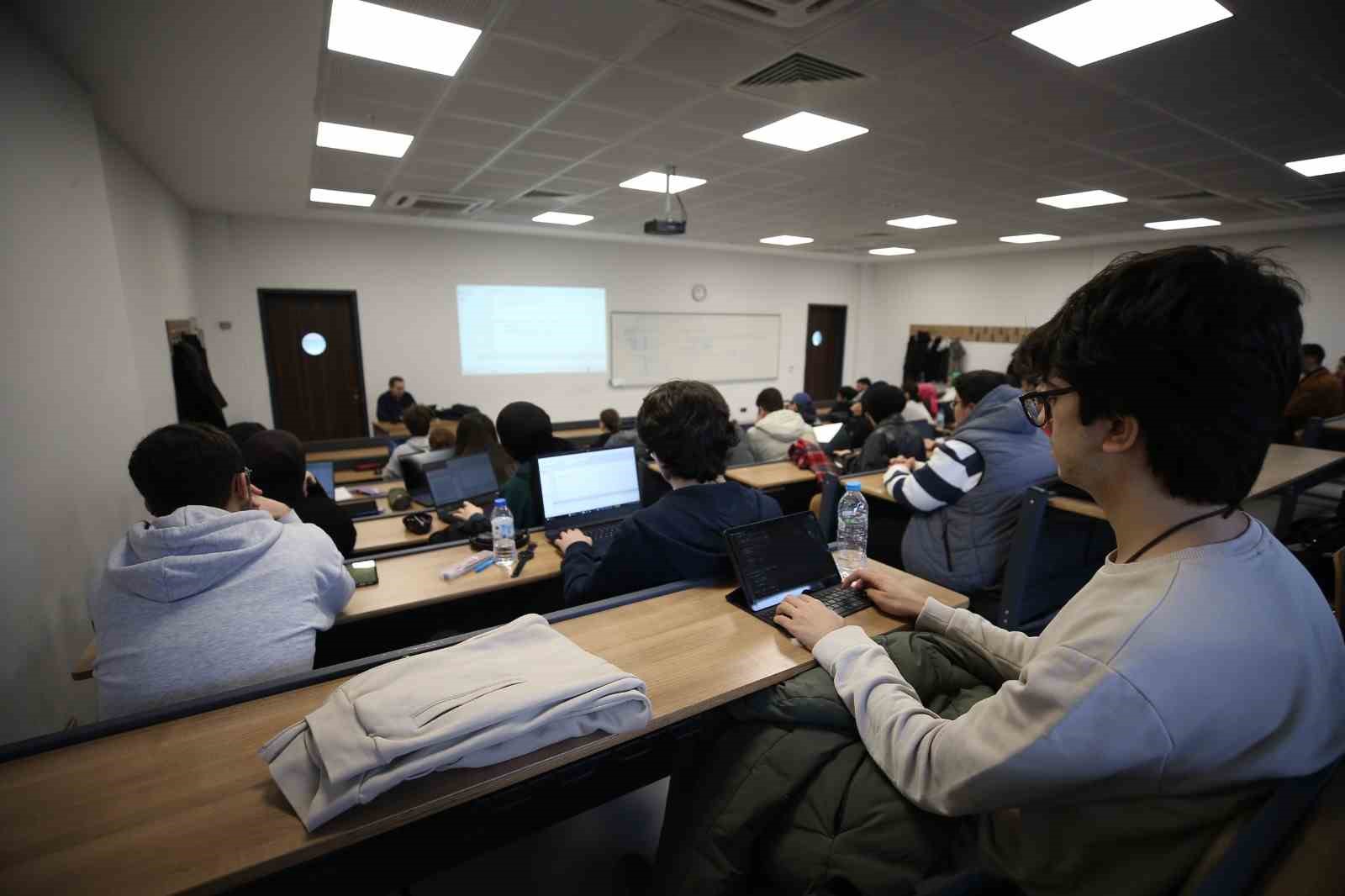 BTÜ’nün tercihten önce üniversiteni yaşa projesi tescillendi
