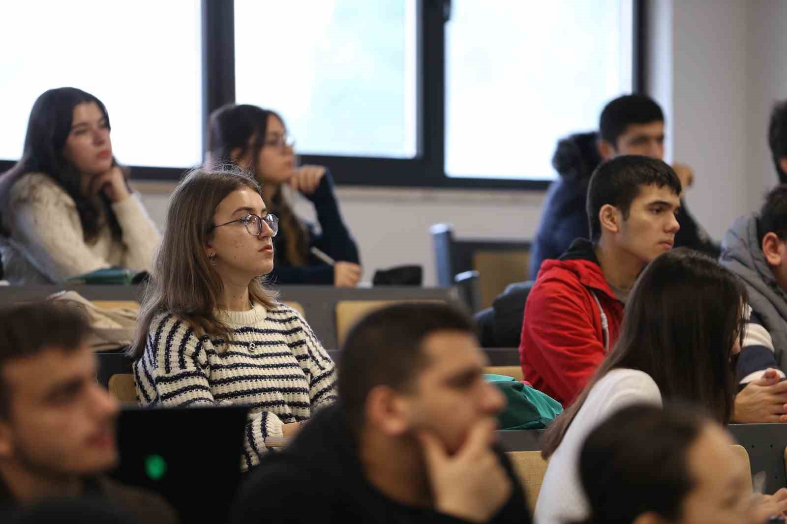 BTÜ’nün tercihten önce üniversiteni yaşa projesi tescillendi
