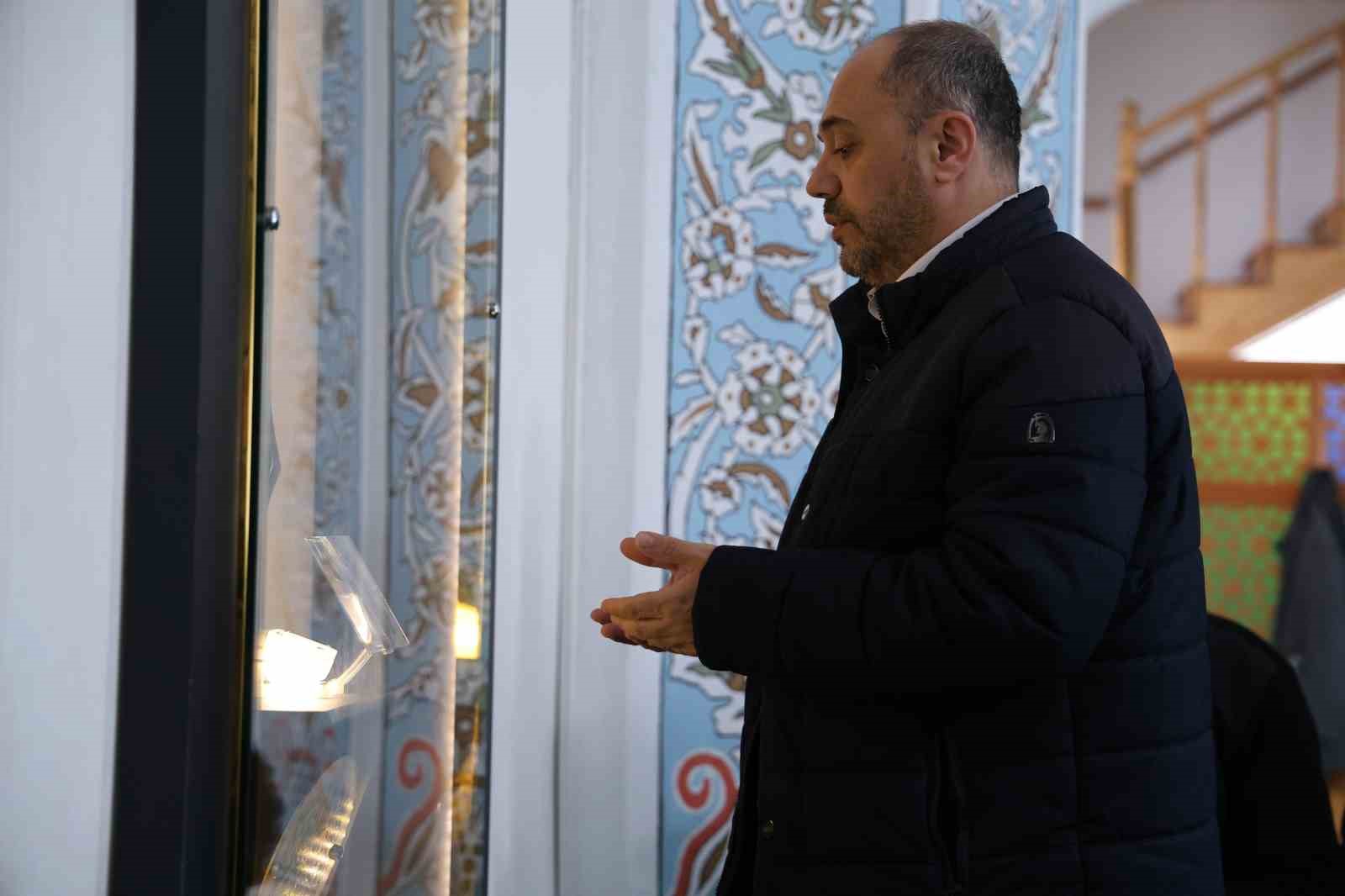 Bu camide Peygamber Efendimiz ’in Sakal-ı Şerifi her gün ziyarete açık
