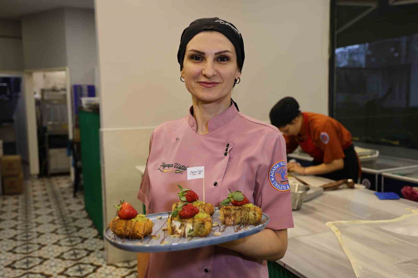 Bu da ‘Çikolatalı Kaymaklı Kadayıf Sarma’
Bu da ‘Çikolatalı Kaymaklı Kadayıf Sarma’