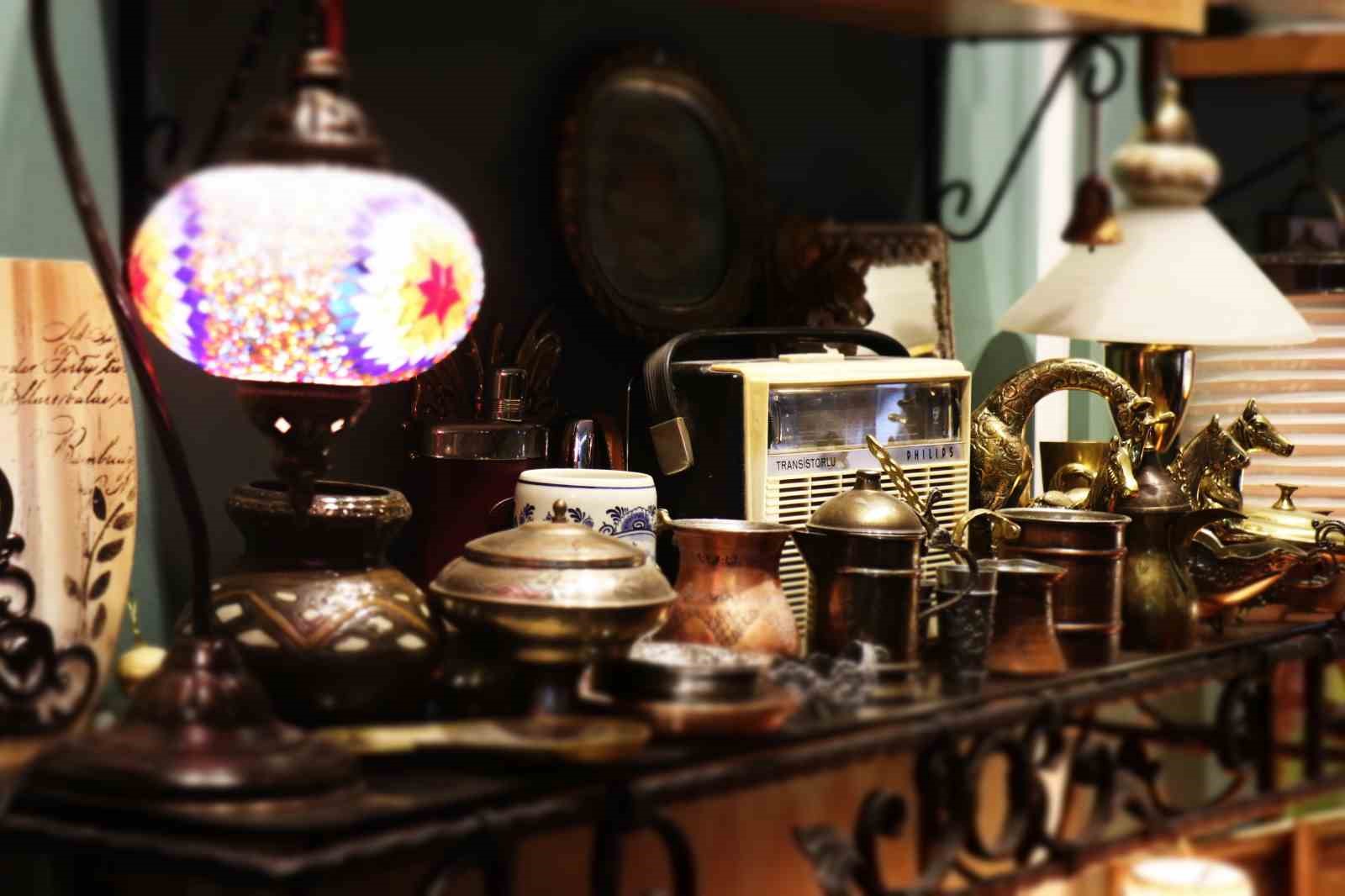 Bu kafenin kapısından giren geçmişe gidiyor
