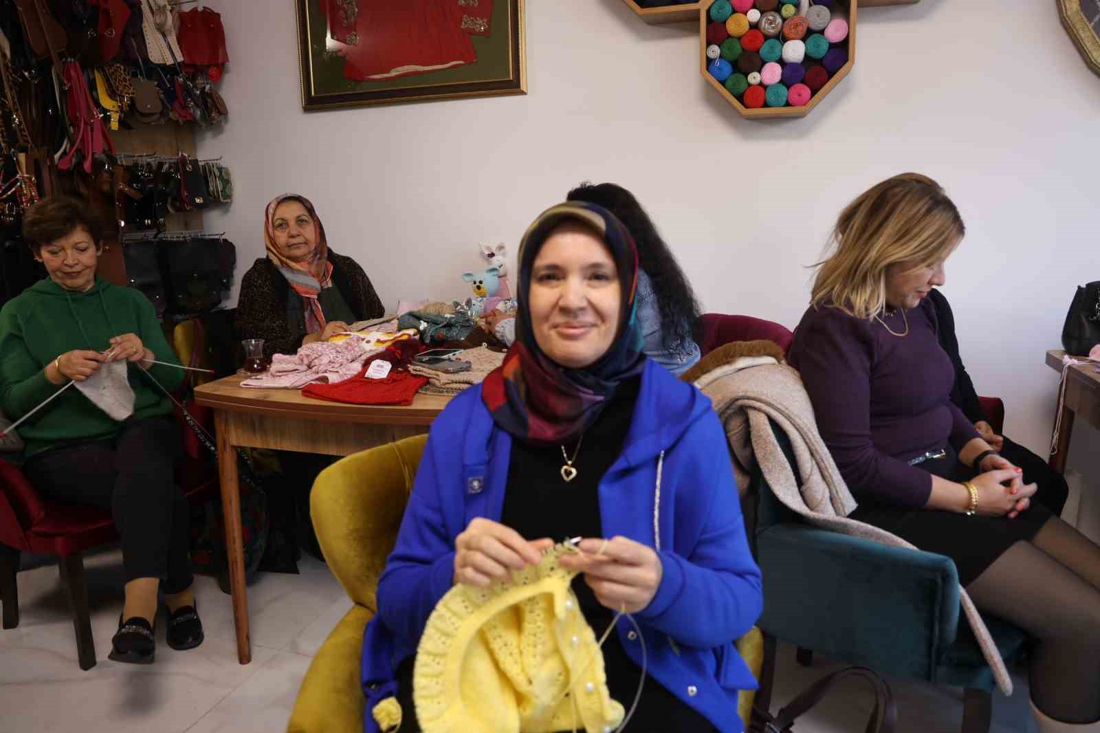 Bu kafeye erkekler giremiyor
