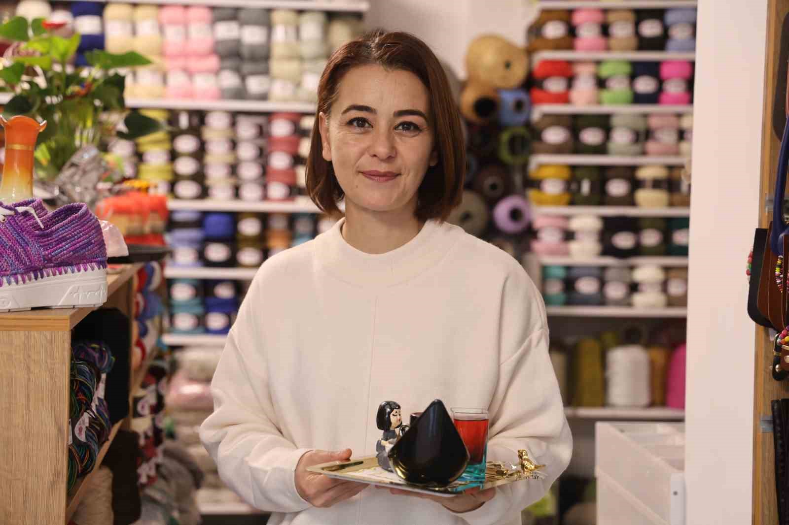 Bu kafeye erkekler giremiyor
