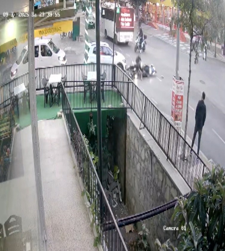 Bu kavşağa giren sürücüler kaza sonucu ya sanayiye ya da hastaneye gidiyor
