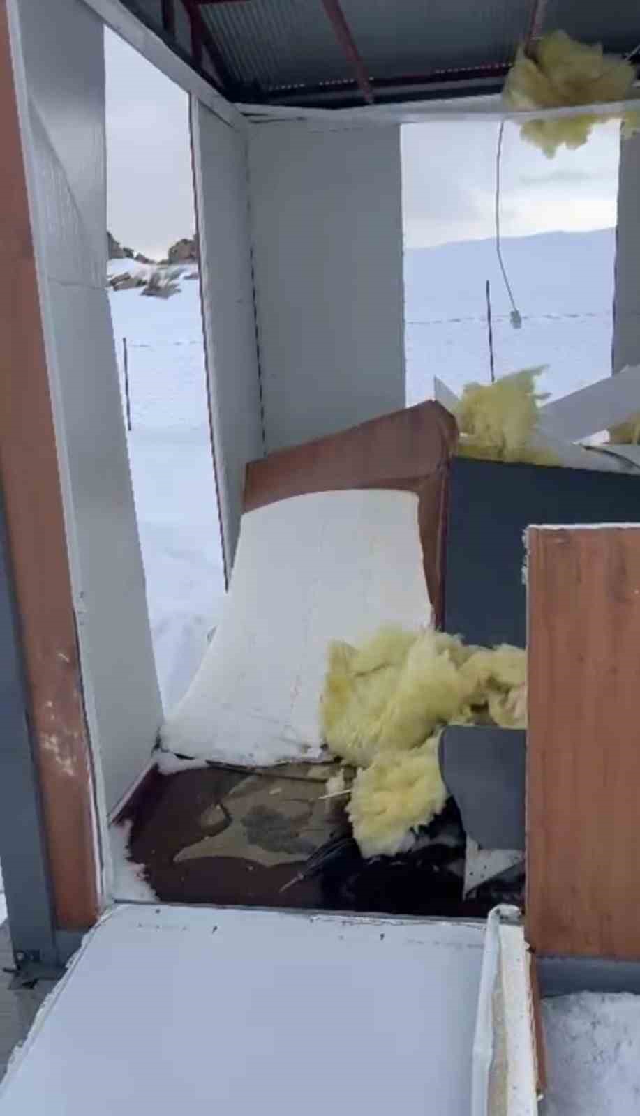 Bu kez çatıdan girdi
