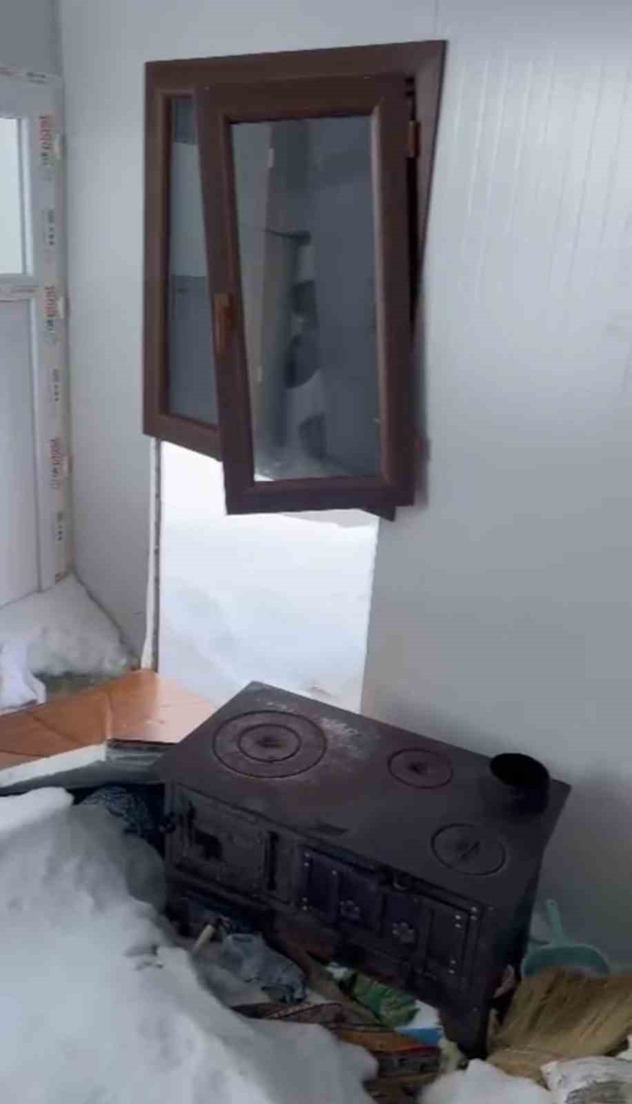 Bu kez çatıdan girdi
