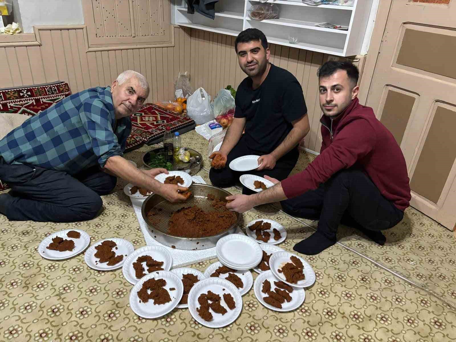 Bu köyde gelenekler halen yaşatılıyor
