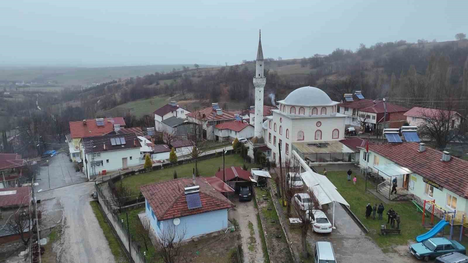 Bu köyde Ramazan boyunca yemeklere kadın eli değmiyor
