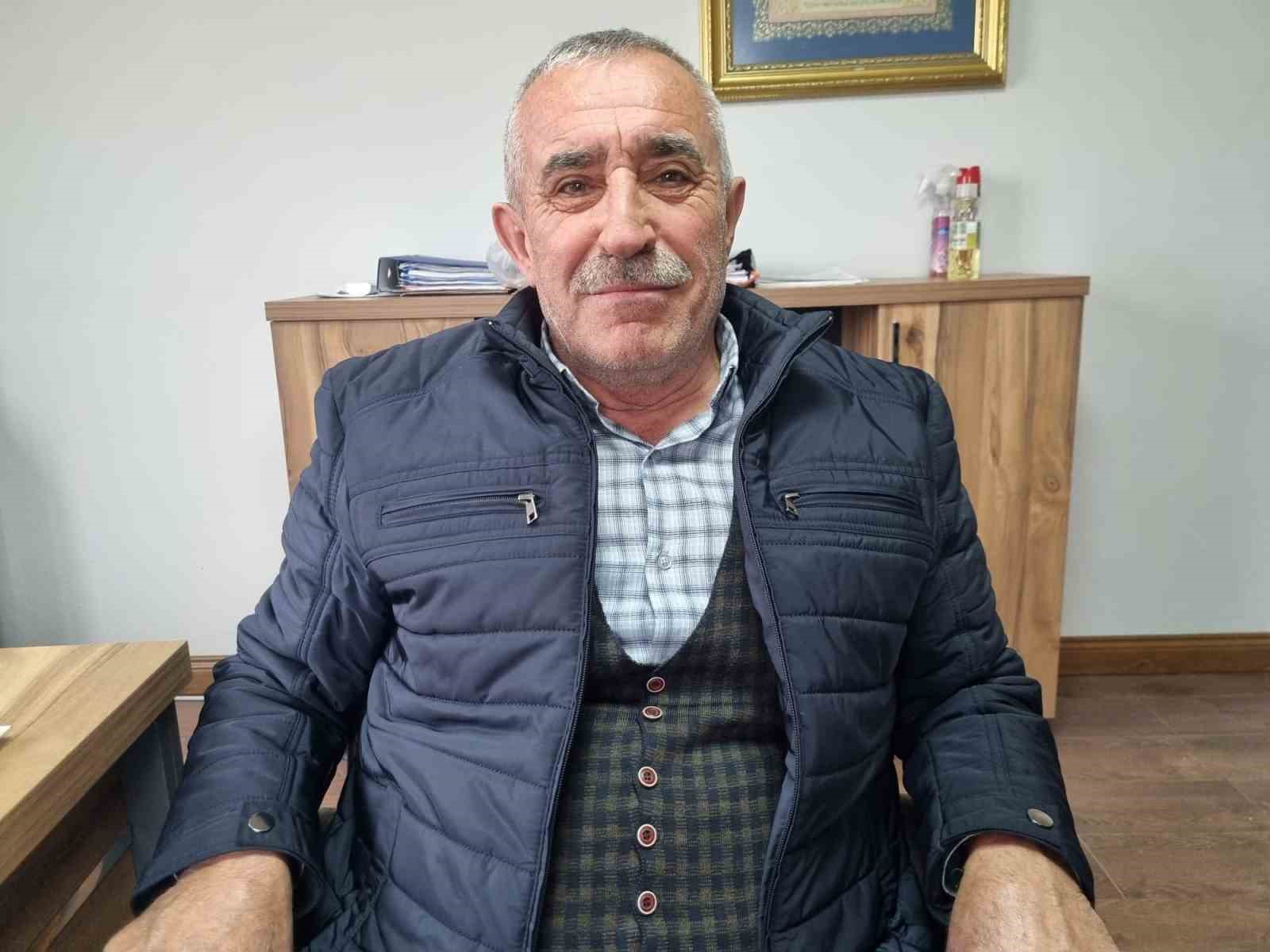 Bu mahtara herkes ‘abi’ demek zorunda kalıyor
Bu mahtara herkes ‘abi’ demek zorunda kalıyor