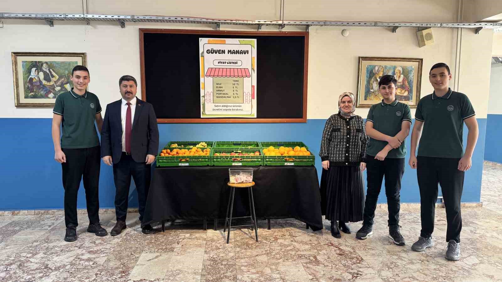 Bu okulda manav var, görevli yok
