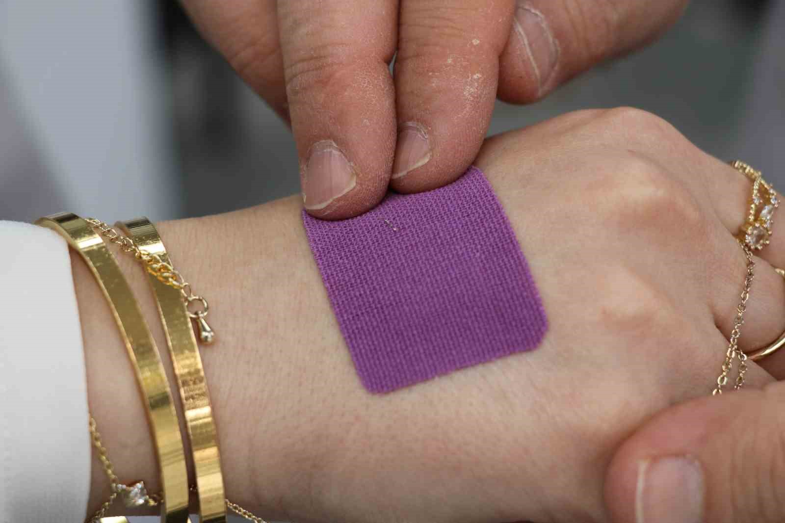 Bu yara bandı hem hızlı iyileştiriyor hem de geri dönüşüm kullanılarak yapılıyor
