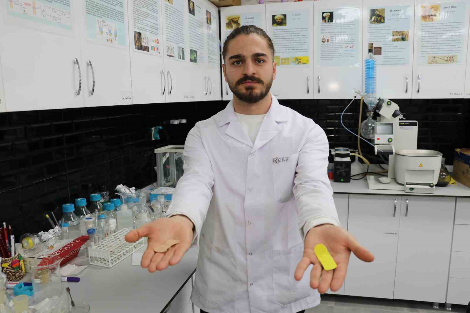 Bu yara bandı hem hızlı iyileştiriyor hem de geri dönüşüm kullanılarak yapılıyor
