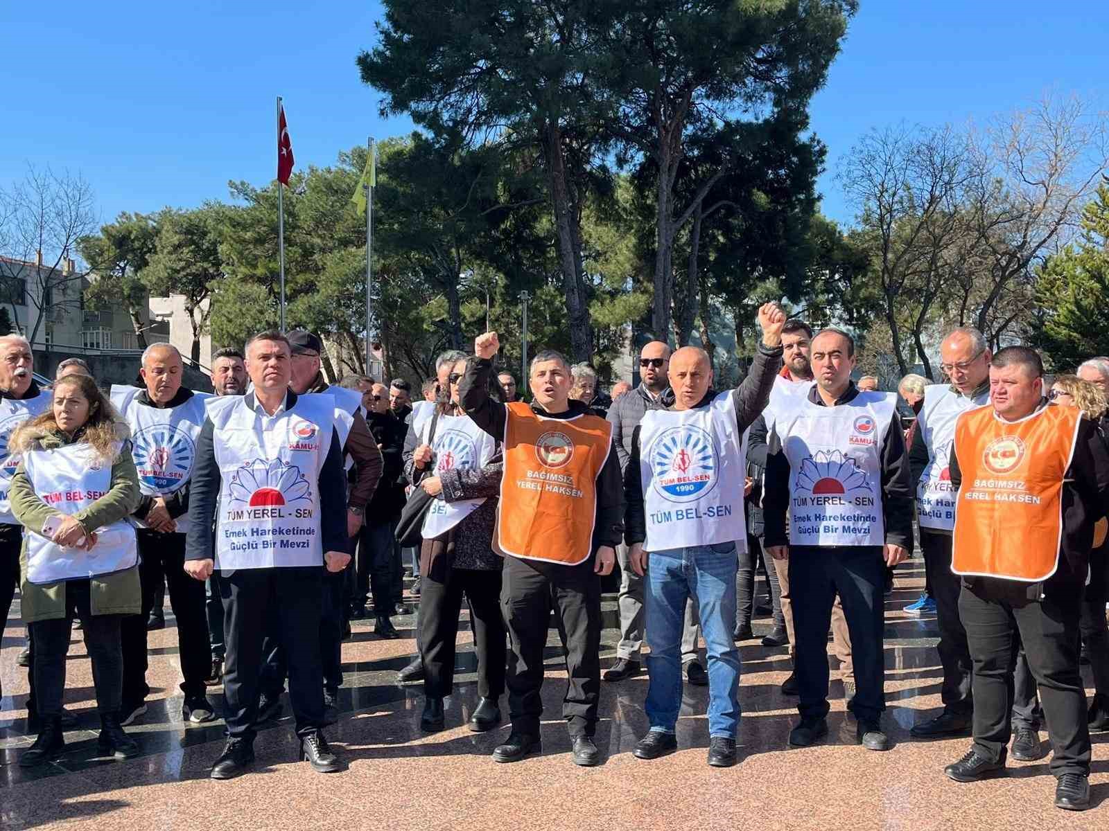 Buca Belediyesinde memurların ’alacak’ eylemi sürüyor
