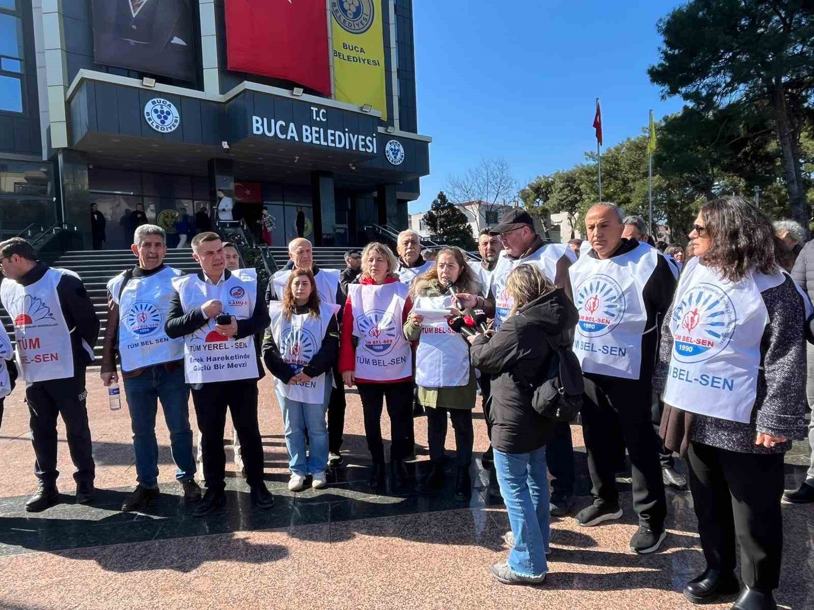 Buca Belediyesinde memurların ’alacak’ eylemi sürüyor
