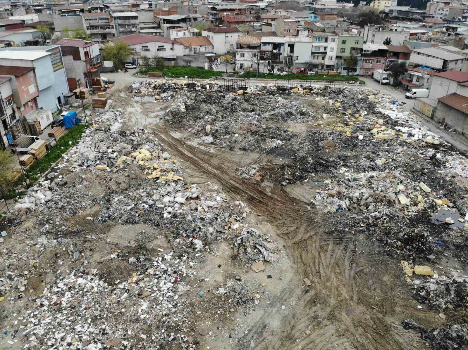 "Buca’da çöp durumu Hindistan’dan daha berbat"
"Buca’da çöp durumu Hindistan’dan daha berbat"