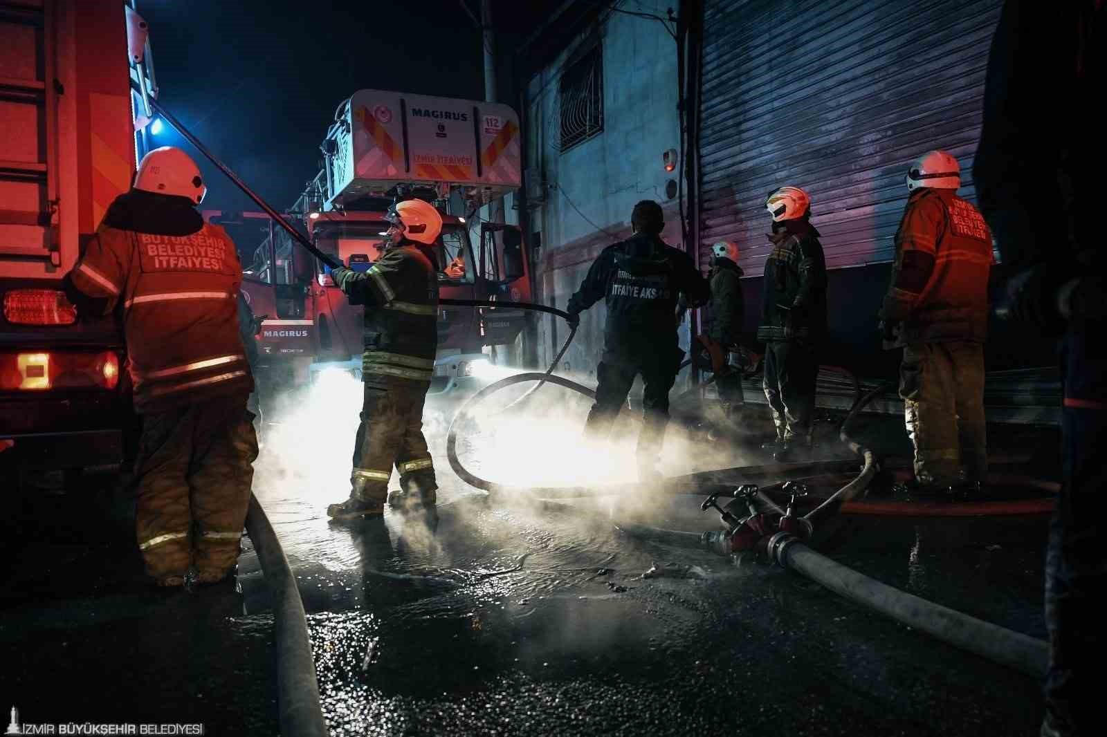 Buca’da mobilya atölyesinde yangın
