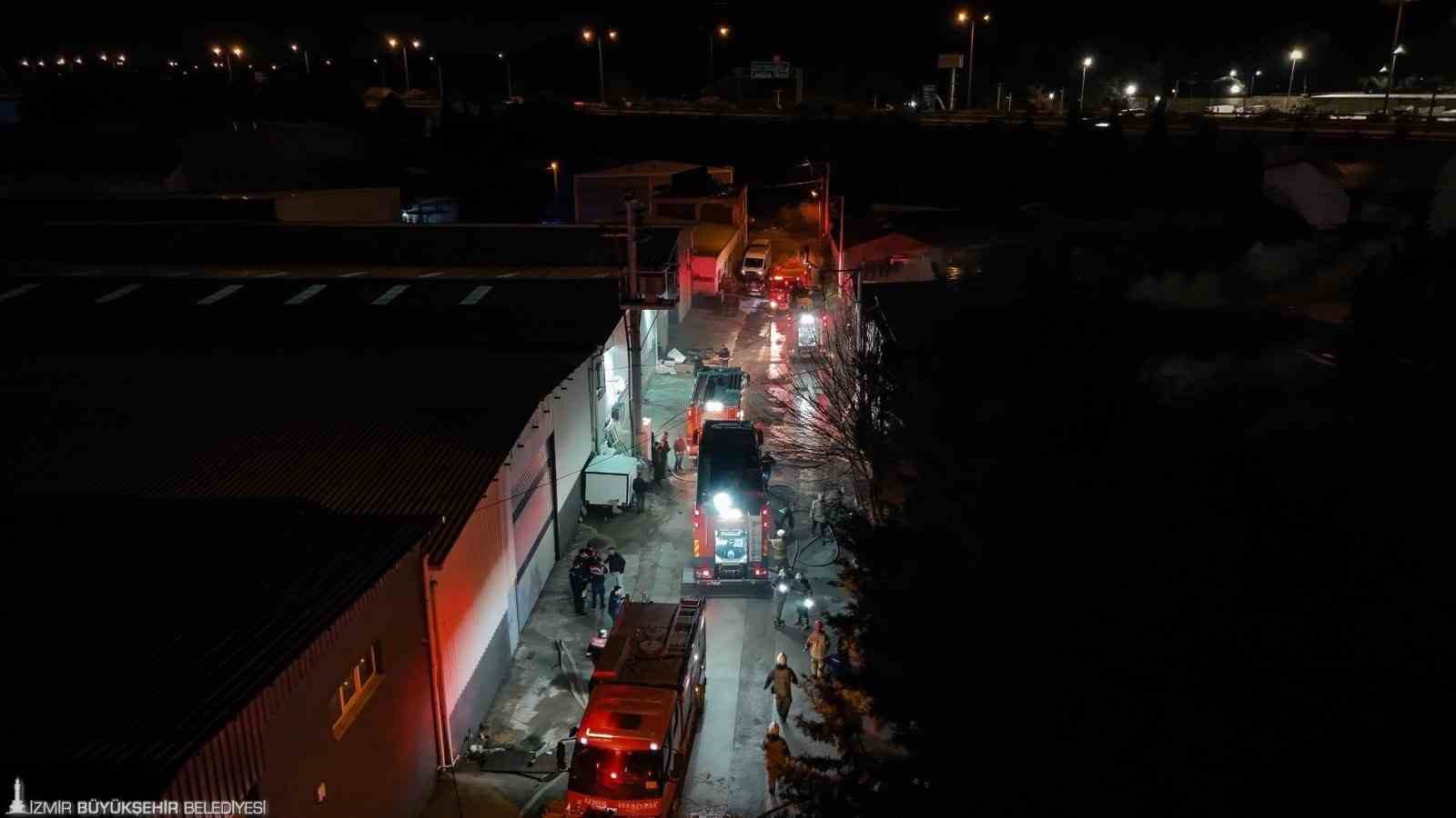 Buca’da mobilya atölyesinde yangın
