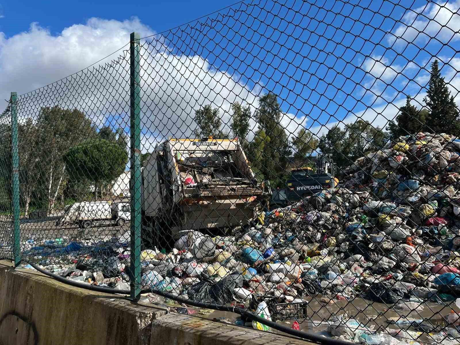 Buca’nın bitmeyen çilesi, yine ’çöp’
