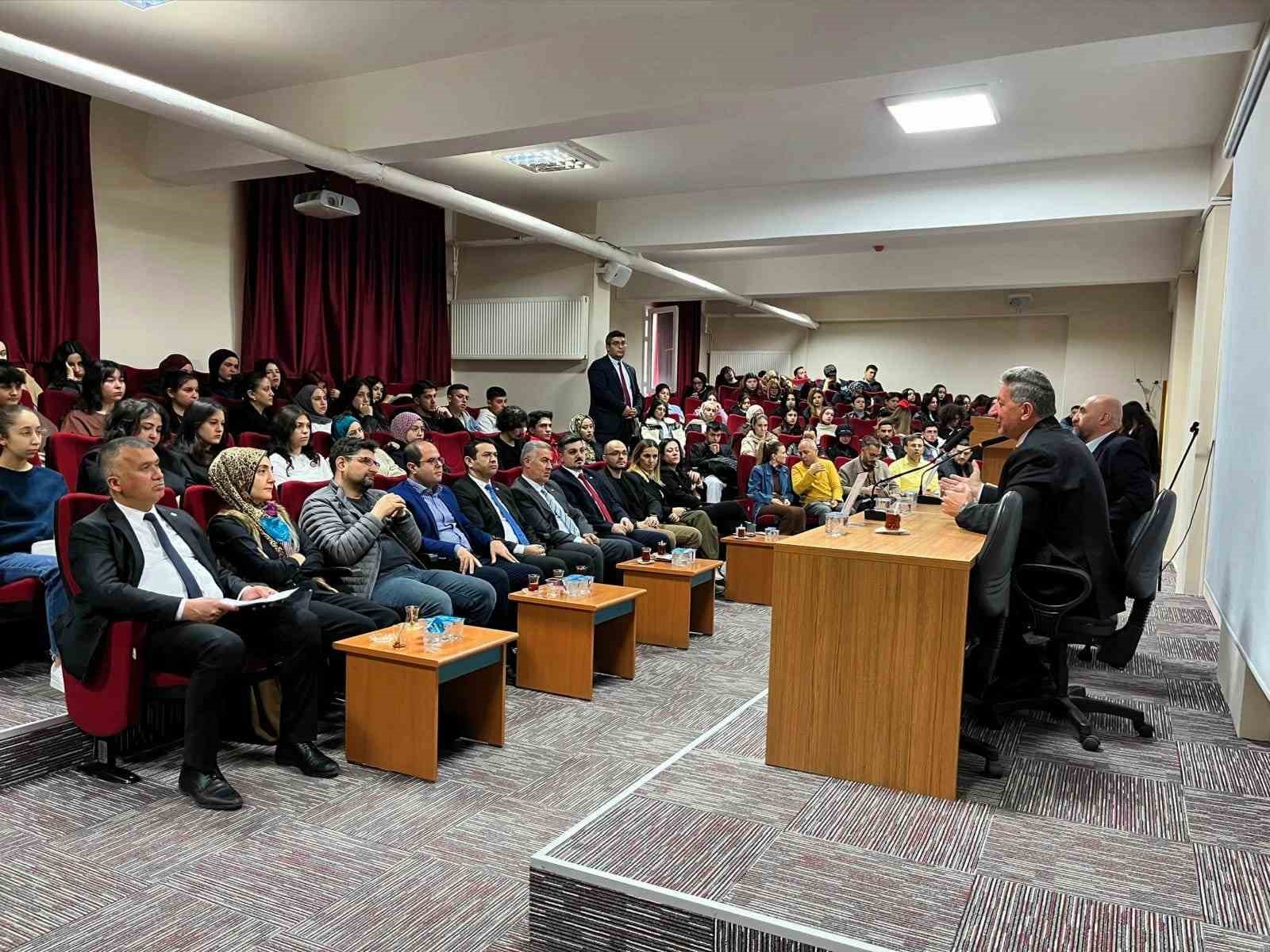 Buharkent MYO’da Girişimcilik Zirvesi gerçekleştirildi
