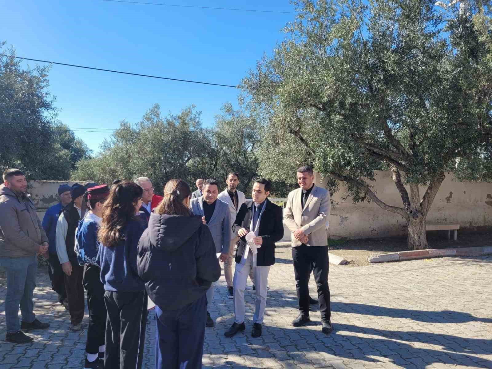 Buharkent’te kursiyerler zeytin ağaçları başında ter döktü
