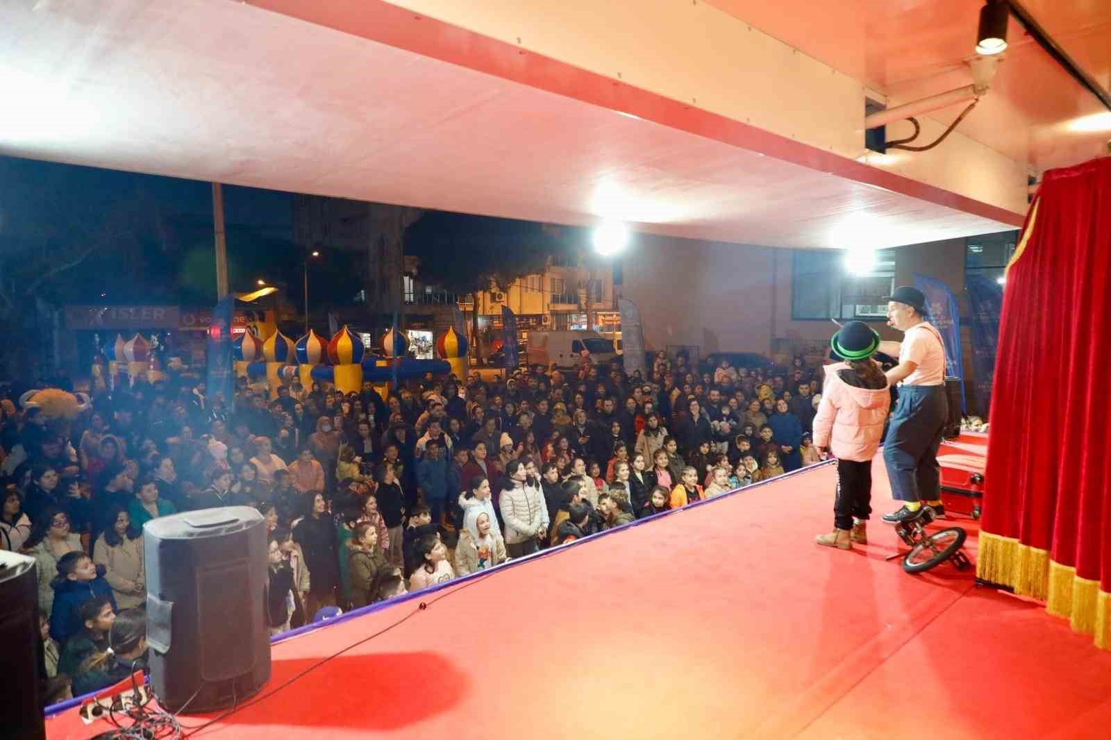 Buharkent’te vatandaşlar Büyükşehir Belediyesi’nin Ramazan etkinlikleri ile buluştu
Buharkent’te vatandaşlar Büyükşehir Belediyesi’nin Ramazan etkinlikleri ile buluştu