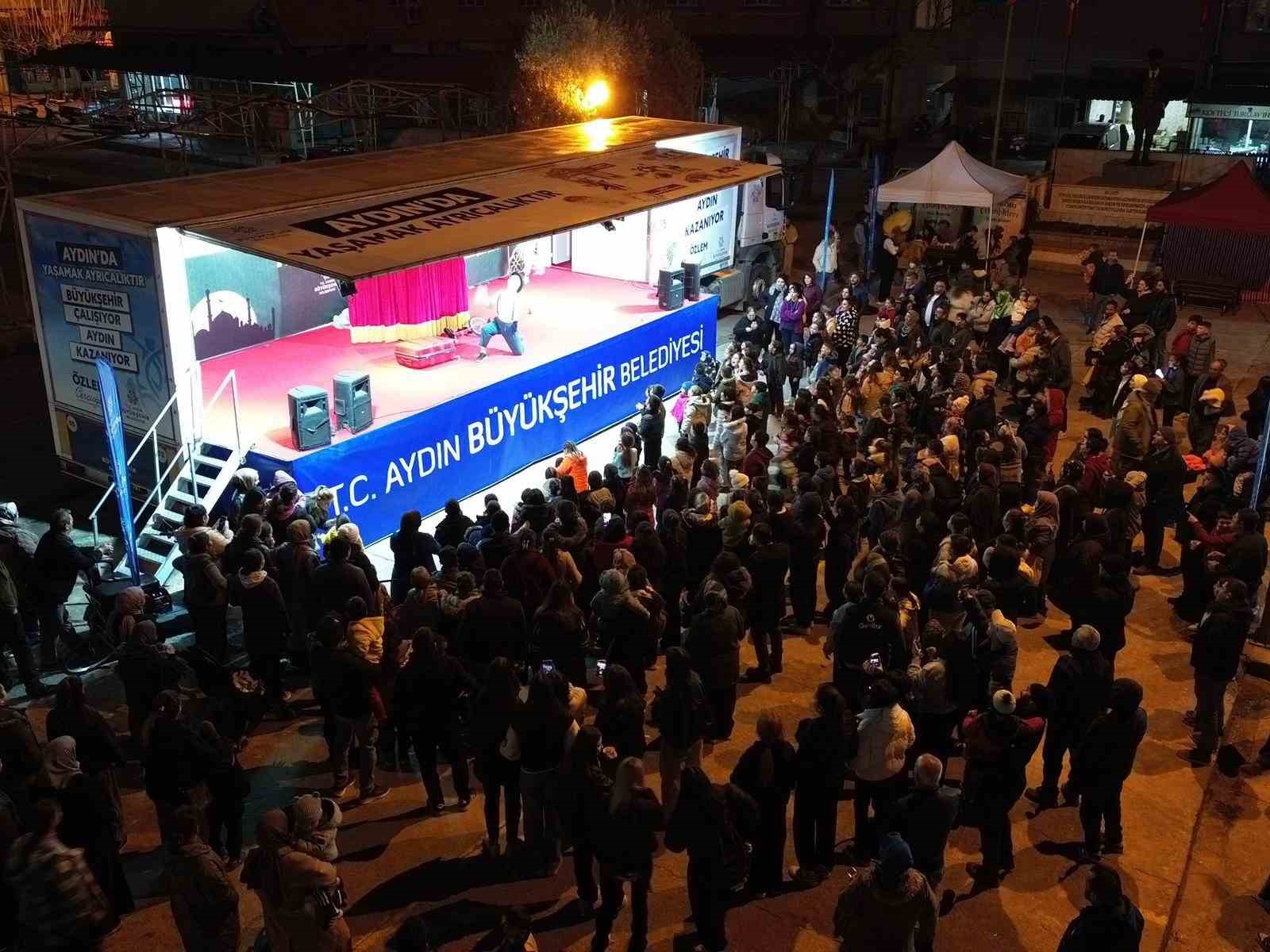 Buharkent’te vatandaşlar Büyükşehir Belediyesi’nin Ramazan etkinlikleri ile buluştu
Buharkent’te vatandaşlar Büyükşehir Belediyesi’nin Ramazan etkinlikleri ile buluştu