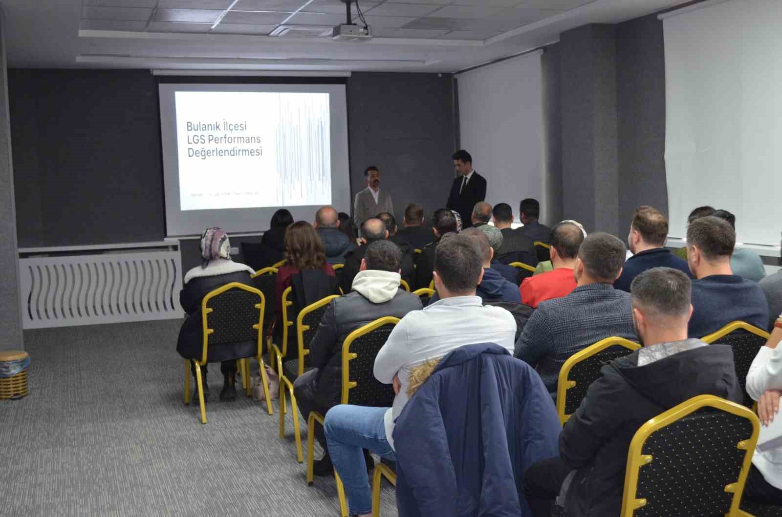 Bulanık’ta ’Akademik Başarıyı Artırma Eylem Planı’ toplantısı
