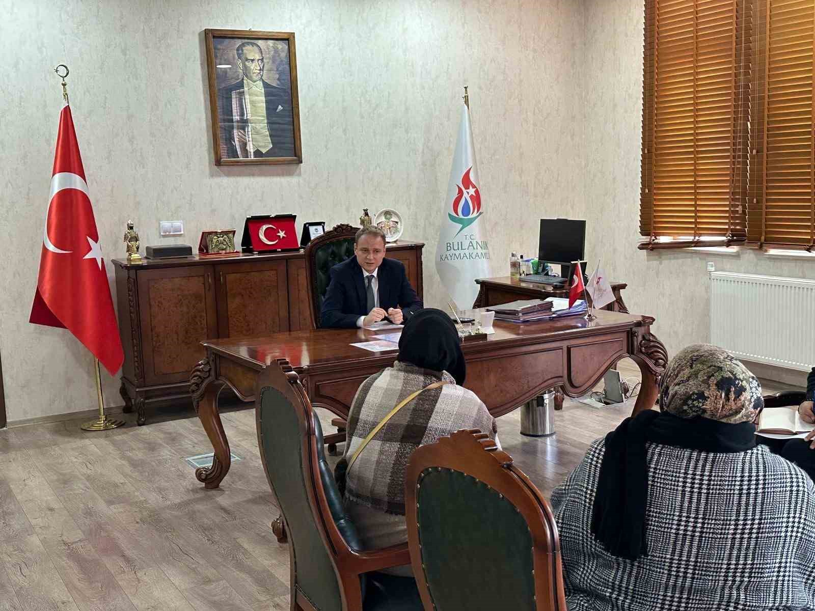 Bulanık’ta ‘Halk Günü’nde talepler tek tek dinlendi
