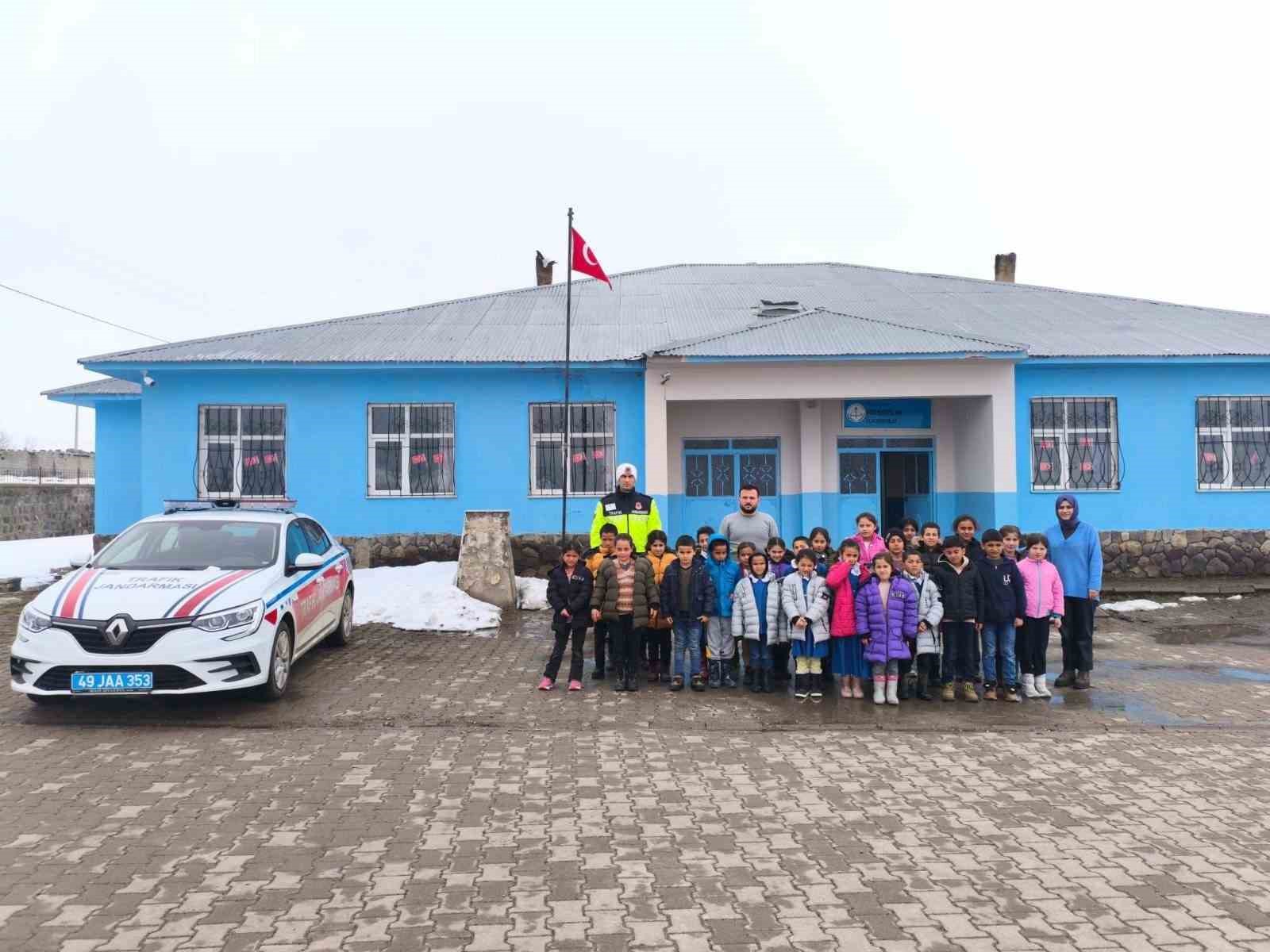 Bulanık’ta öğrencilere trafik güvenliği eğitimi
