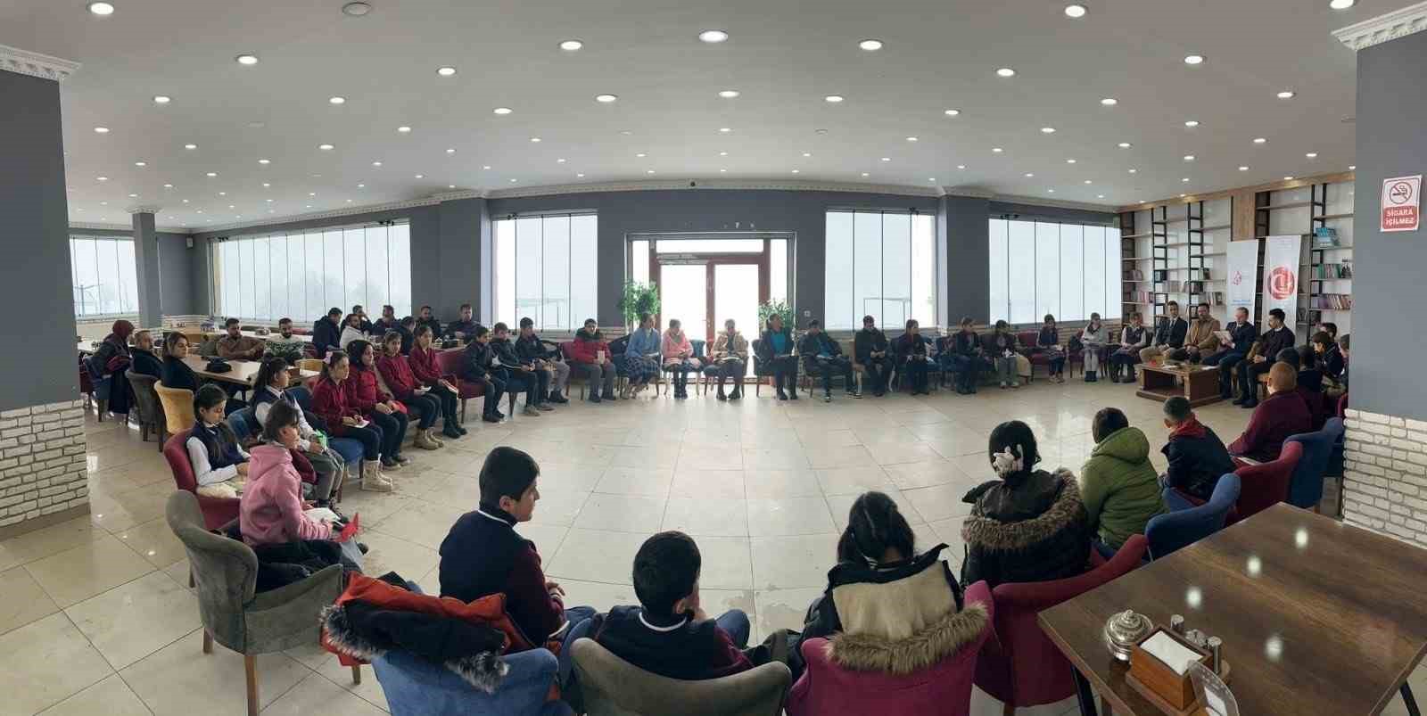 Bulanık’tan Gazze’ye Umut Köprüsü: Bin turna kuşu barış için kanat çırpıyor
Bulanık’tan Gazze’ye Umut Köprüsü: Bin turna kuşu barış için kanat çırpıyor