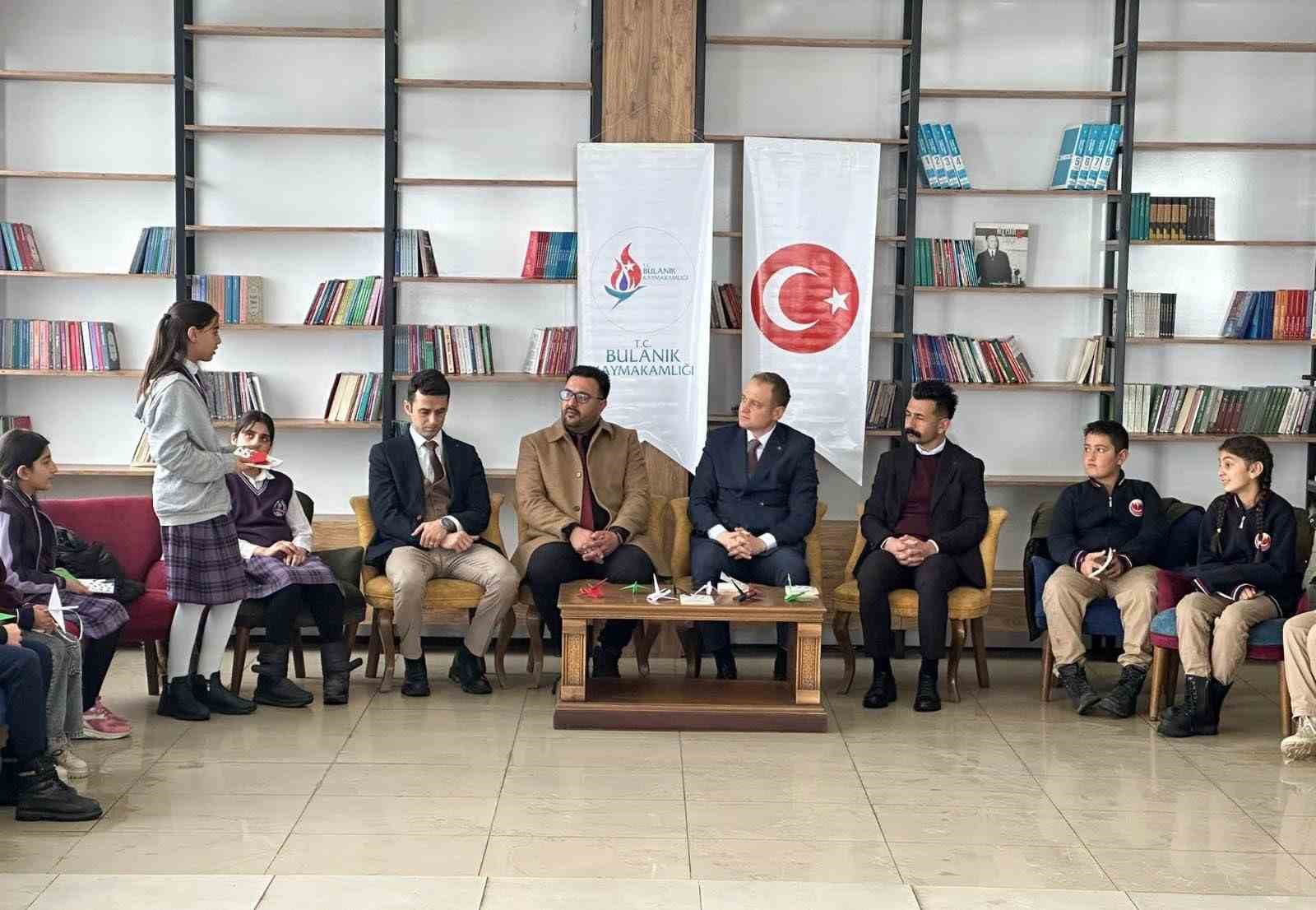 Bulanık’tan Gazze’ye Umut Köprüsü: Bin turna kuşu barış için kanat çırpıyor
Bulanık’tan Gazze’ye Umut Köprüsü: Bin turna kuşu barış için kanat çırpıyor