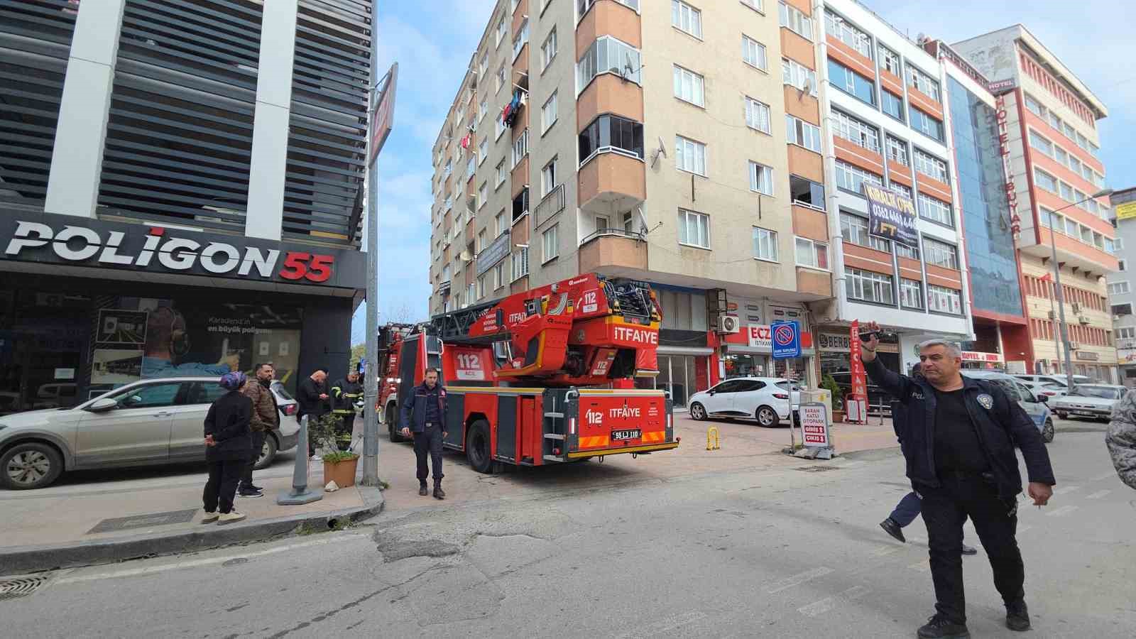 Bulaşık makinesi alev aldı, yangın büyümeden söndürüldü
